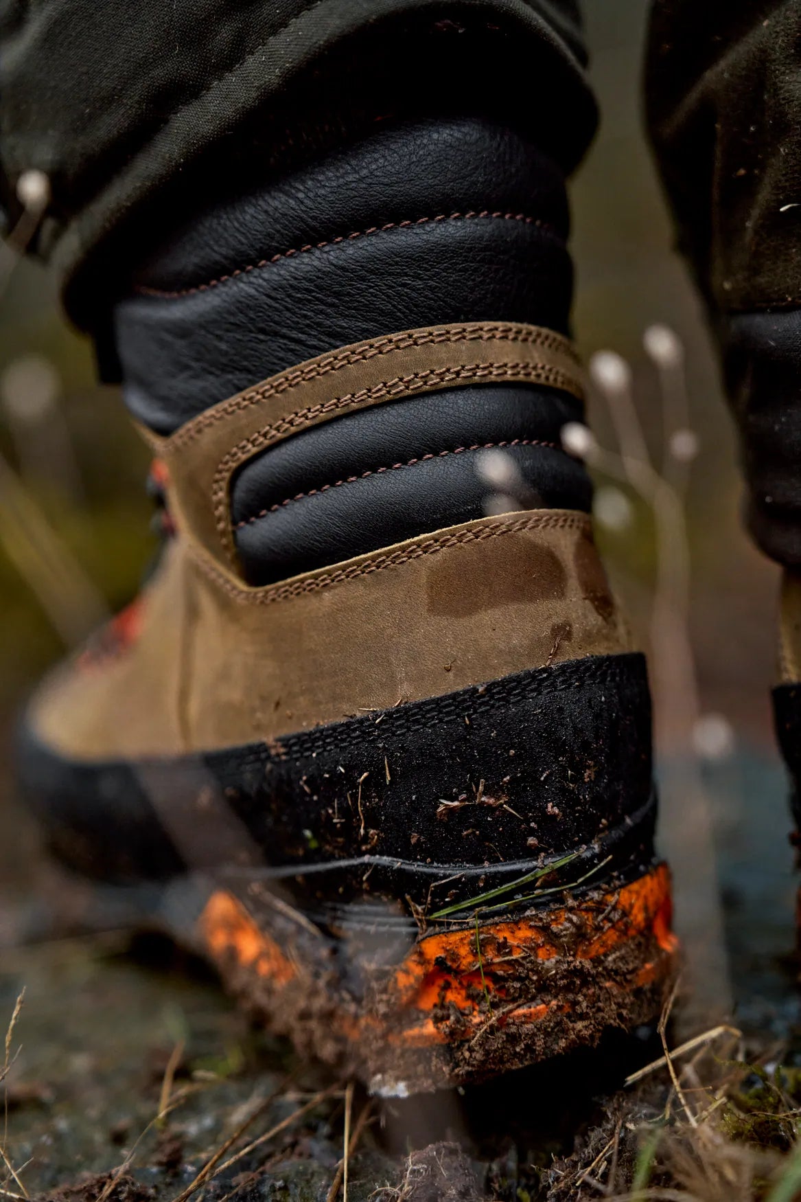 Bocanci Harkila Saxnäs GTX Orange, talpa Vibram, impermeabili