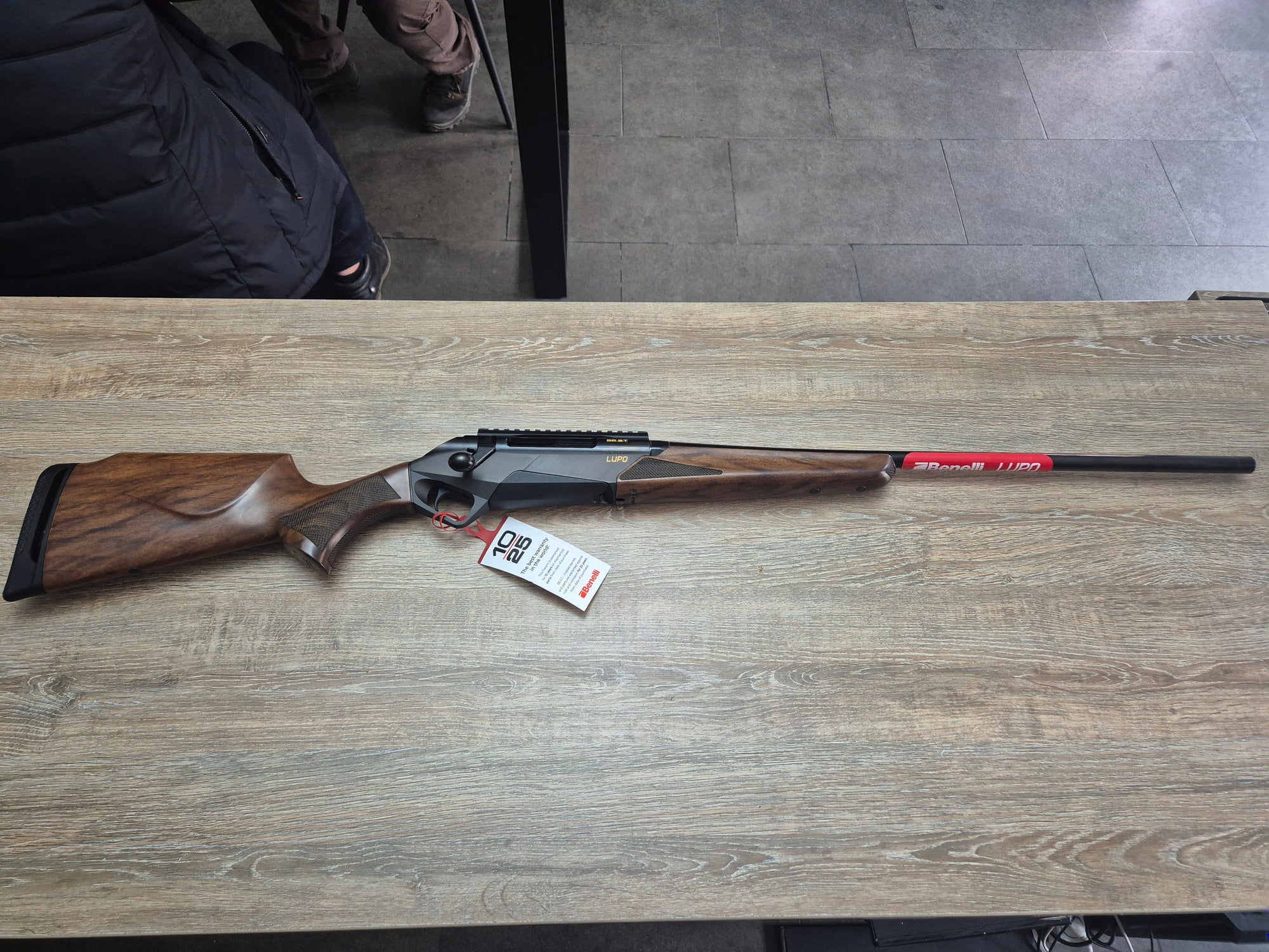 Carabina Benelli Lupo cal 300 win mag, 61cm, pat lemn