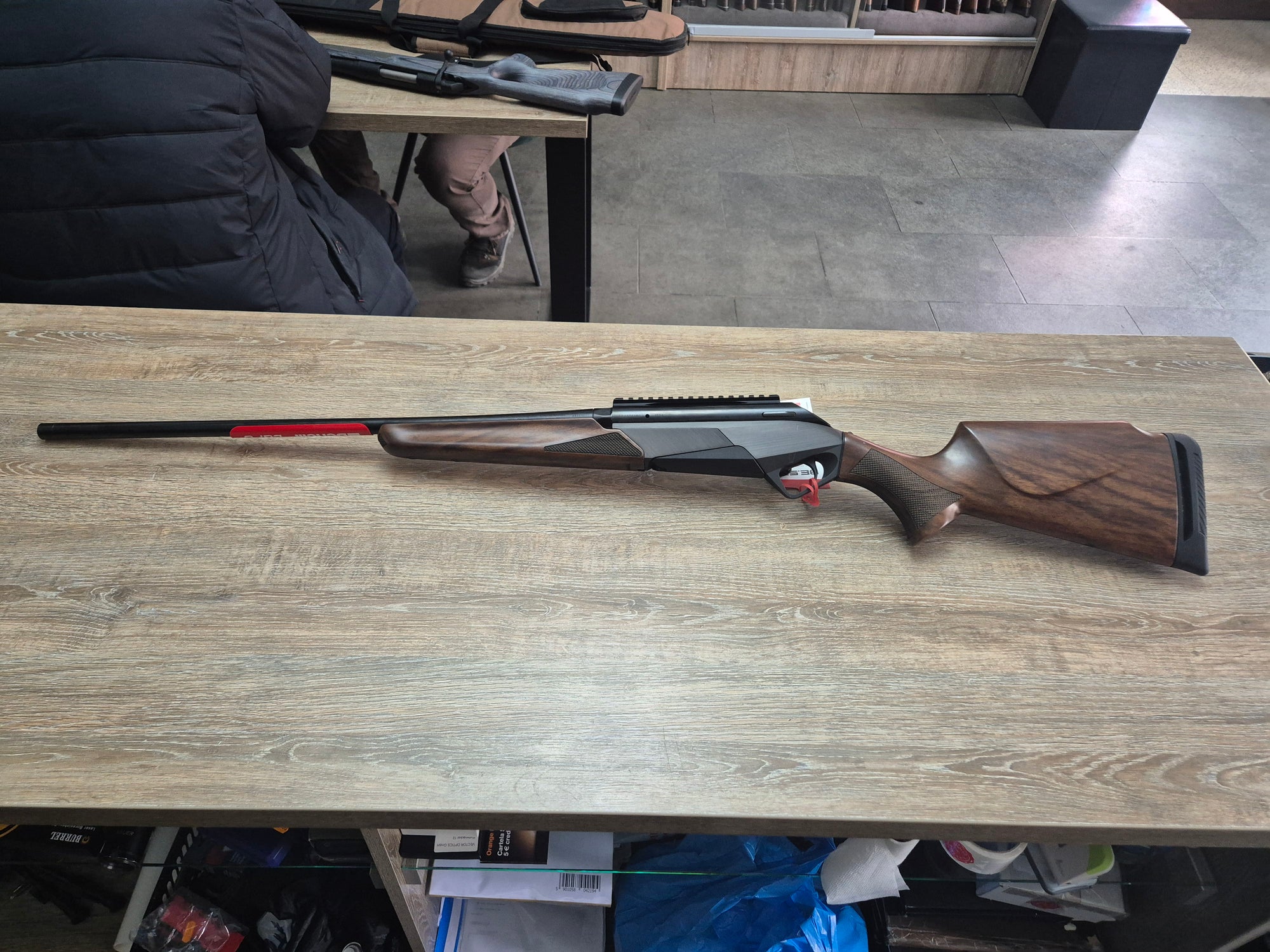 Carabina Benelli Lupo cal 300 win mag, 61cm, pat lemn