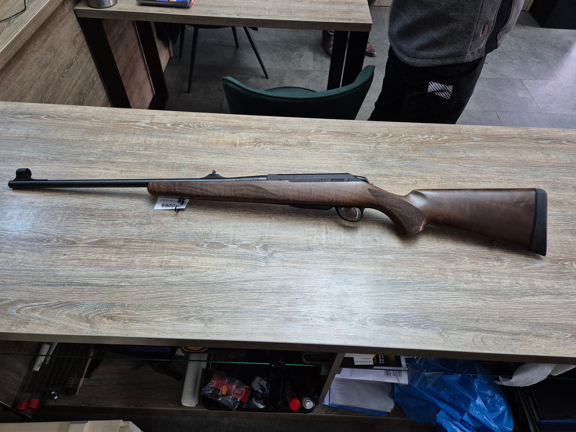 Carabina Tikka T3X Hunter, cal 22-250 rem, 57cm, pat lemn