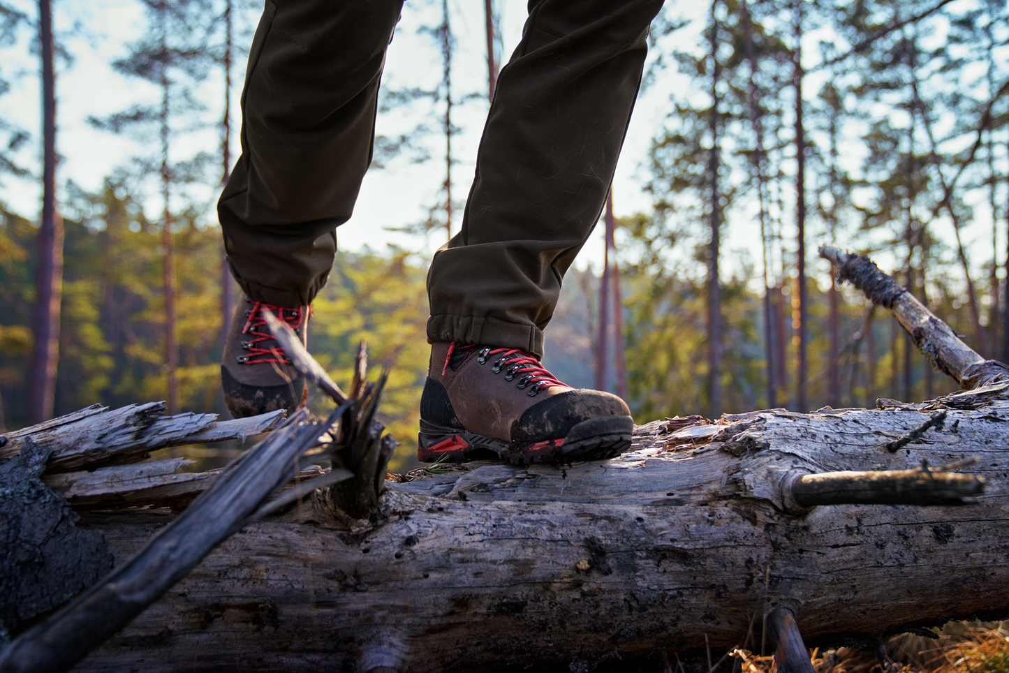 Bocanci Harkila Forest Hunter Mid, Gore-Tex, talpa Vibram, impermeabili, Dark brown