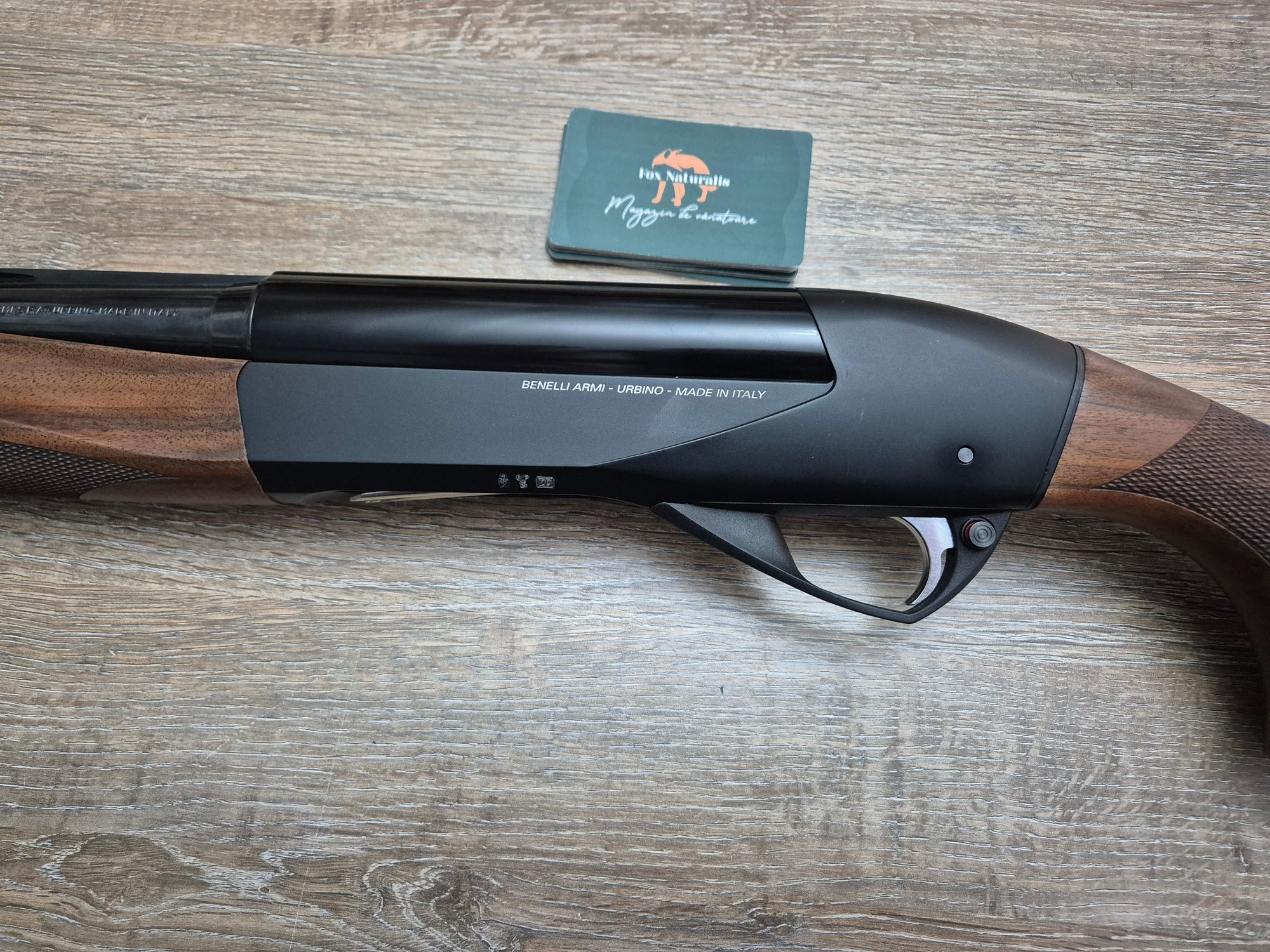 Lisa semiautomata Benelli Raffaello Black, cal 12/76, 70cm, pat lemn