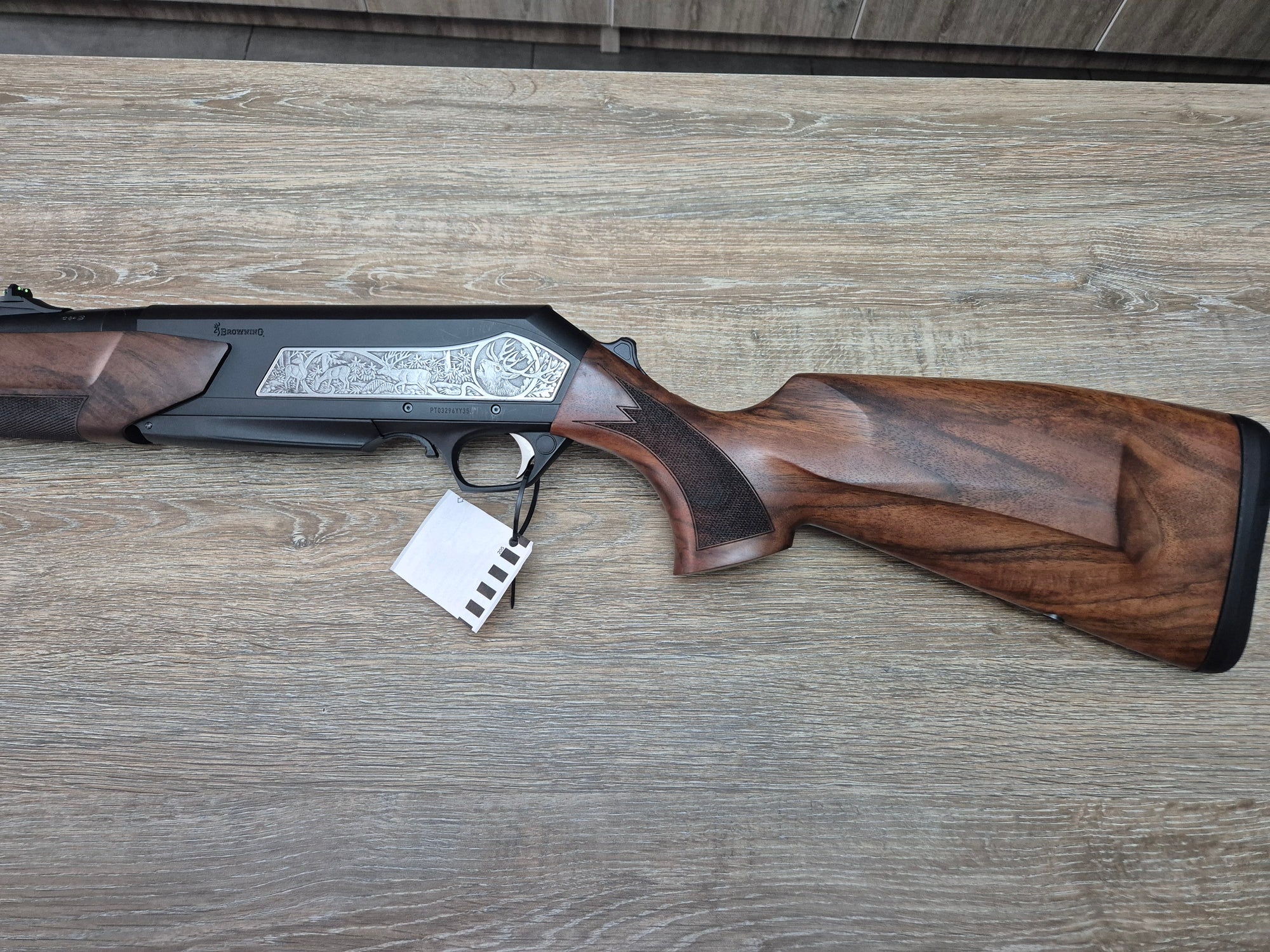 Carabina Browning MARAL, cal 30-06, inchidere liniara, teava fluted 56cm, pat lemn