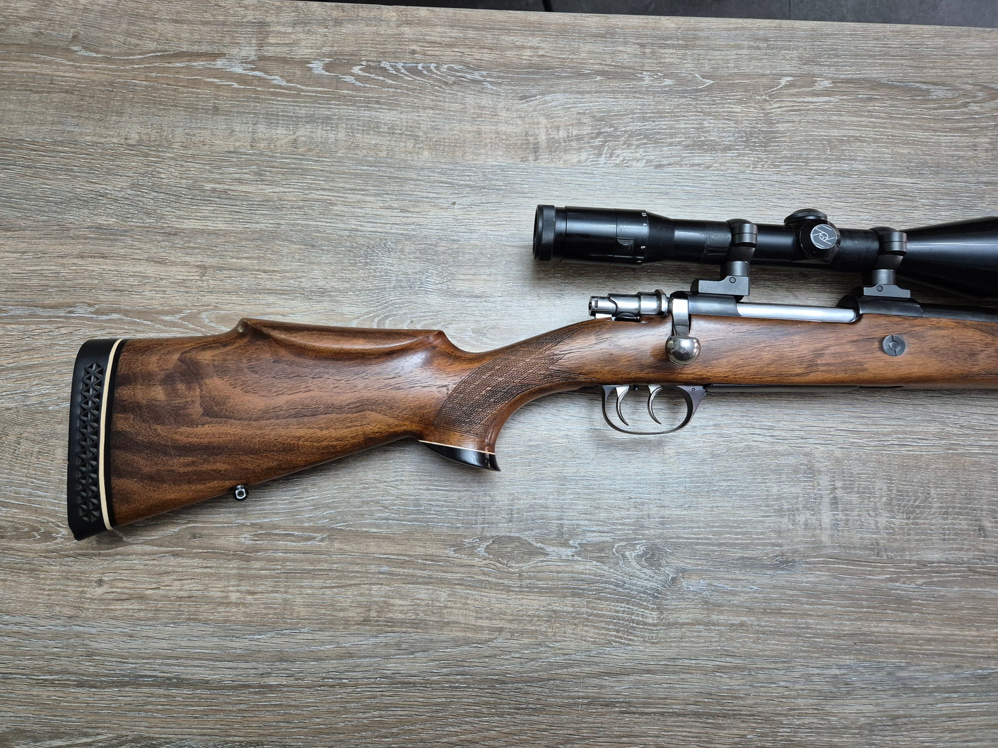 Carabina H. Dumoulin, cal 6.5x68, 65cm, luneta Zeiss Diavari 2.5-10x52