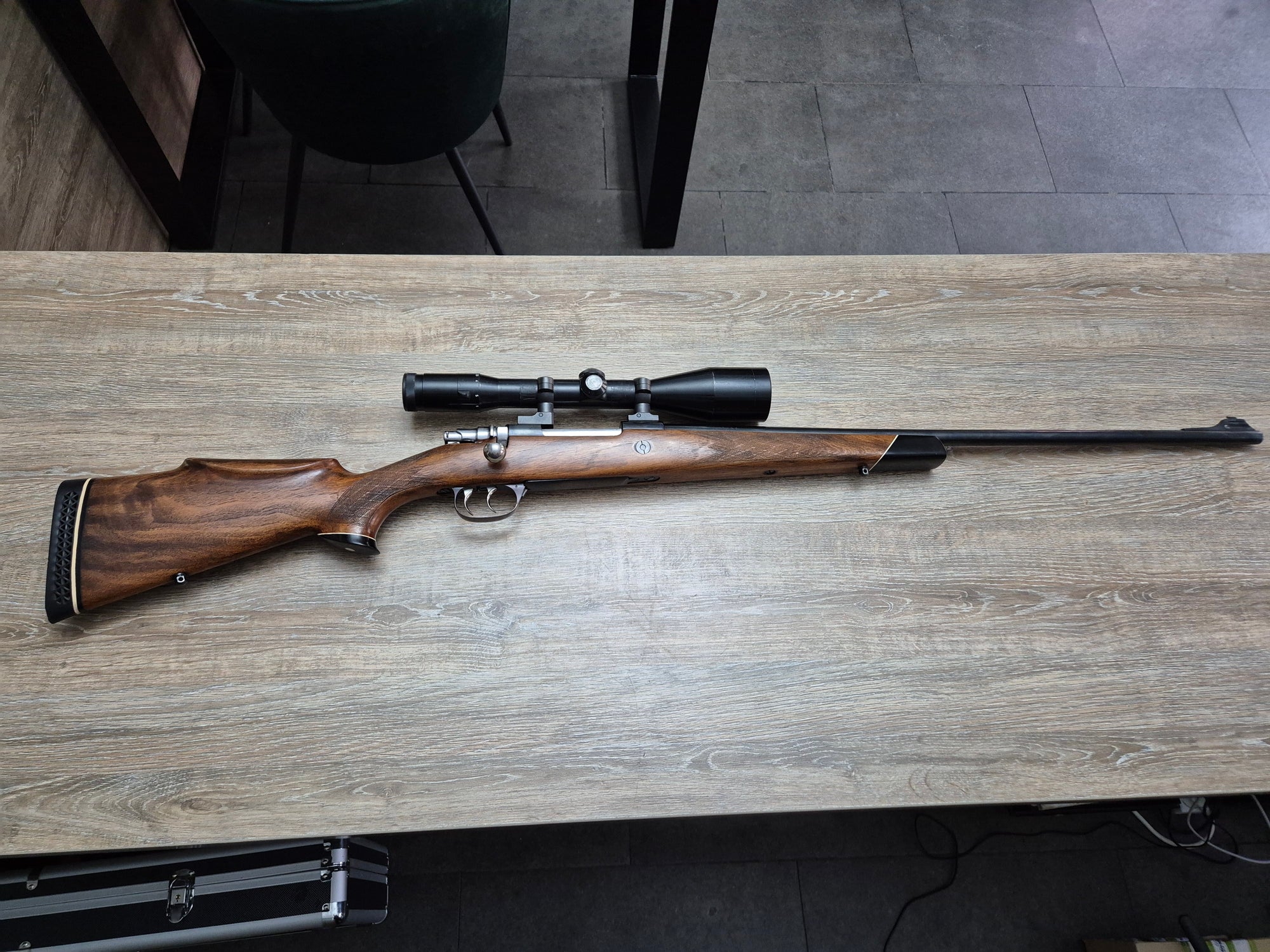 Carabina H. Dumoulin, cal 6.5x68, 65cm, luneta Zeiss Diavari 2.5-10x52