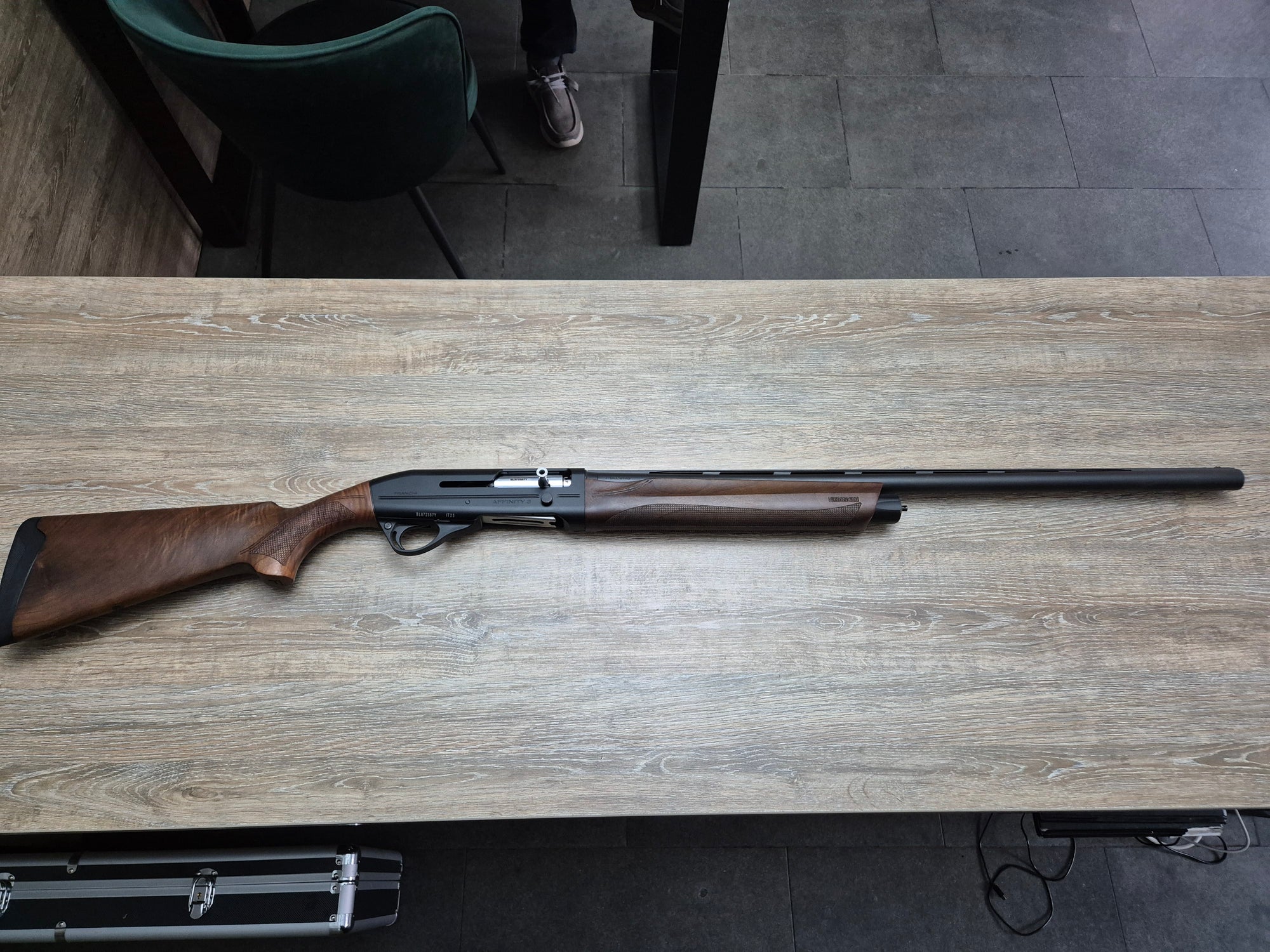 Lisa semiautomata Franchi Affinity 3, cal 12/76, 71cm, pat lemn