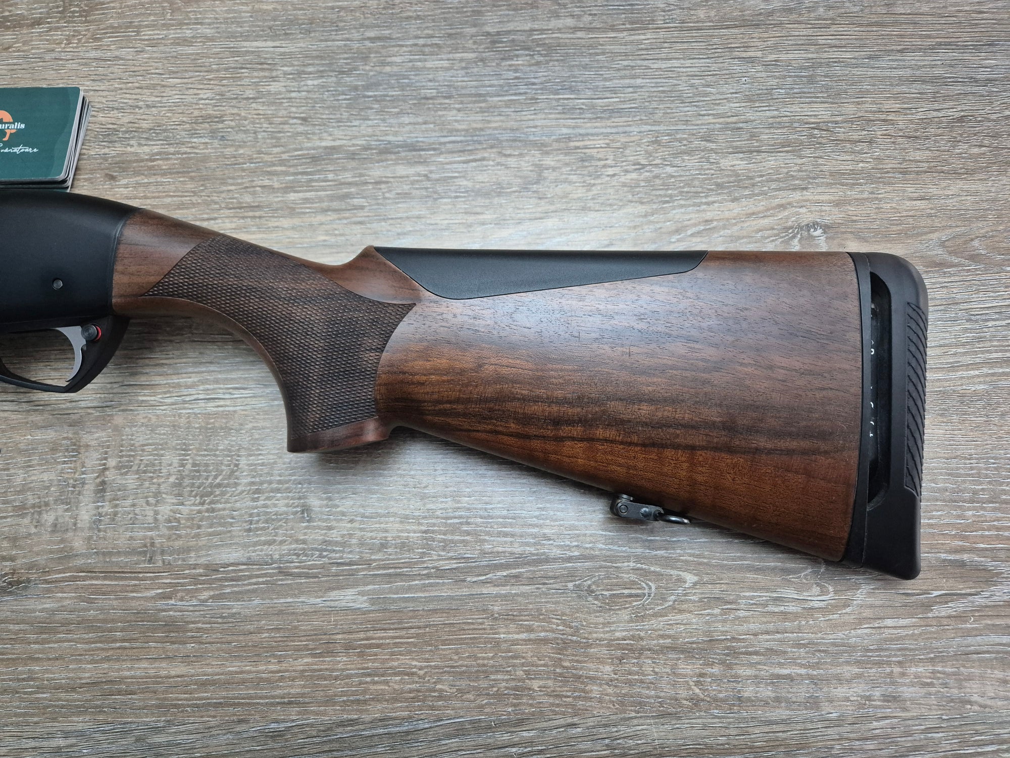 Lisa semiautomata Benelli Raffaello Black, cal 12/76, 70cm, pat lemn