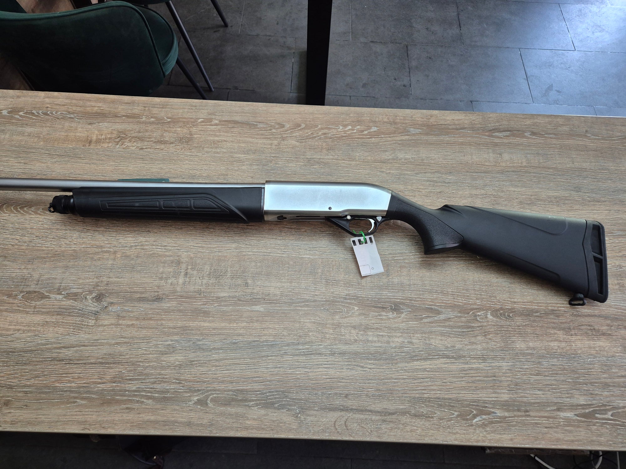 Lisa semiautomata Aksan Arms, cal 12/76, 71cm, pat sintetic