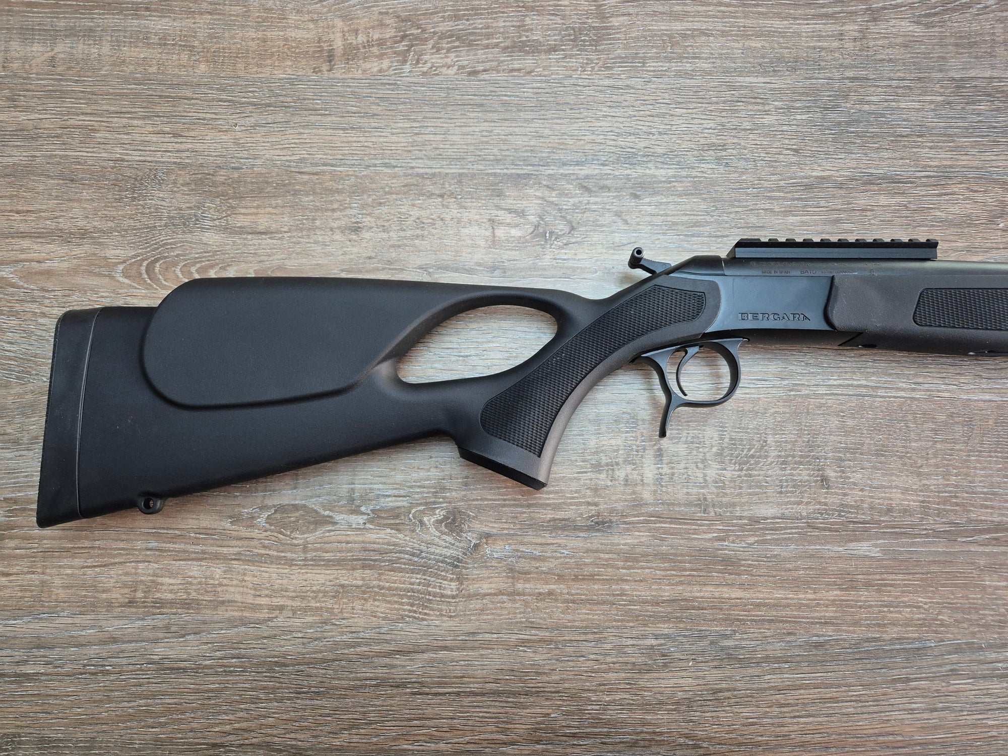 Carabina basculanta Bergara BA13 Thumbhole, cal 243, teava fluted 51cm