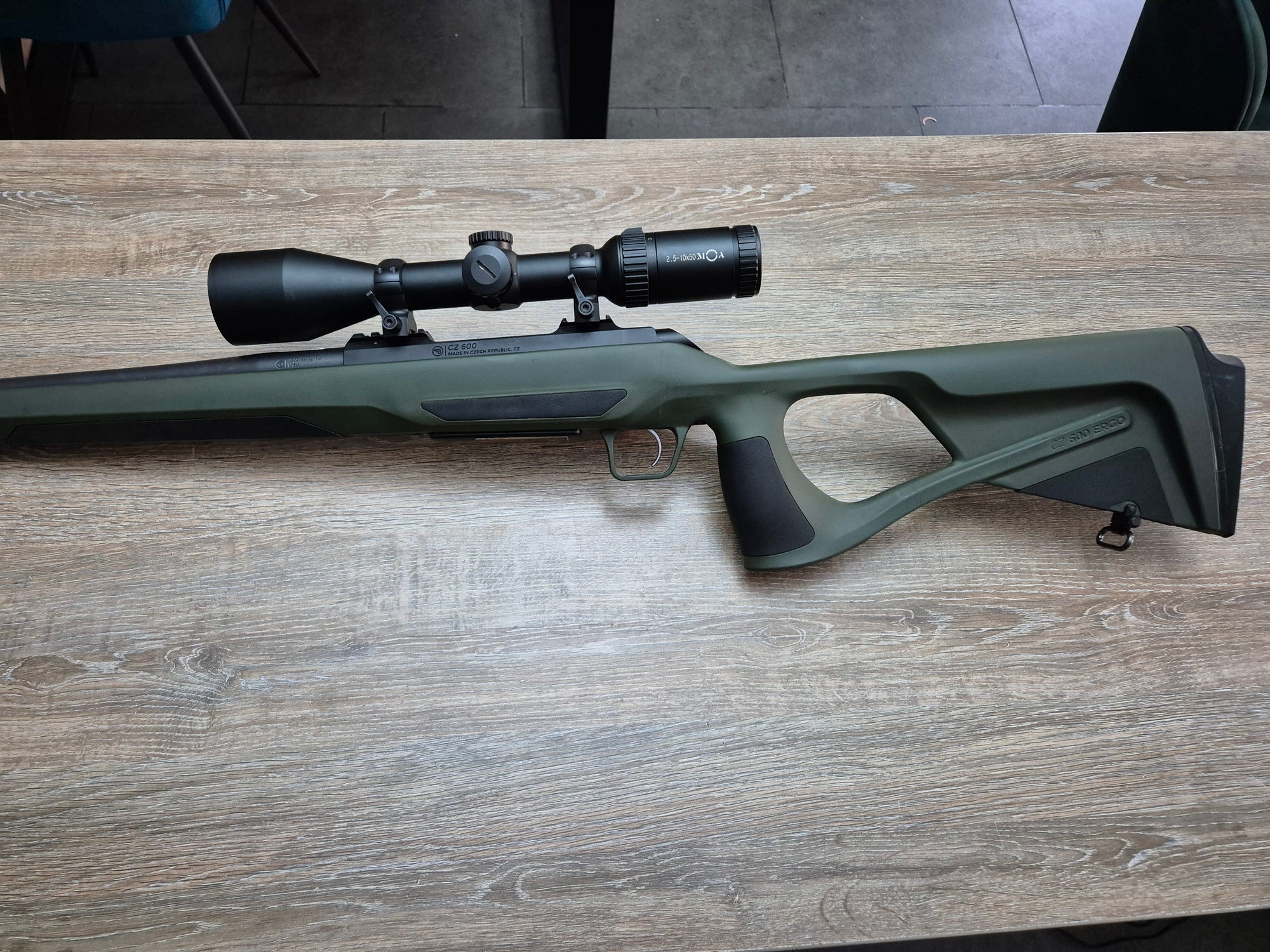 Carabina CZ 600 Ergo, cal 30-06, cu luneta 2.5-10x50