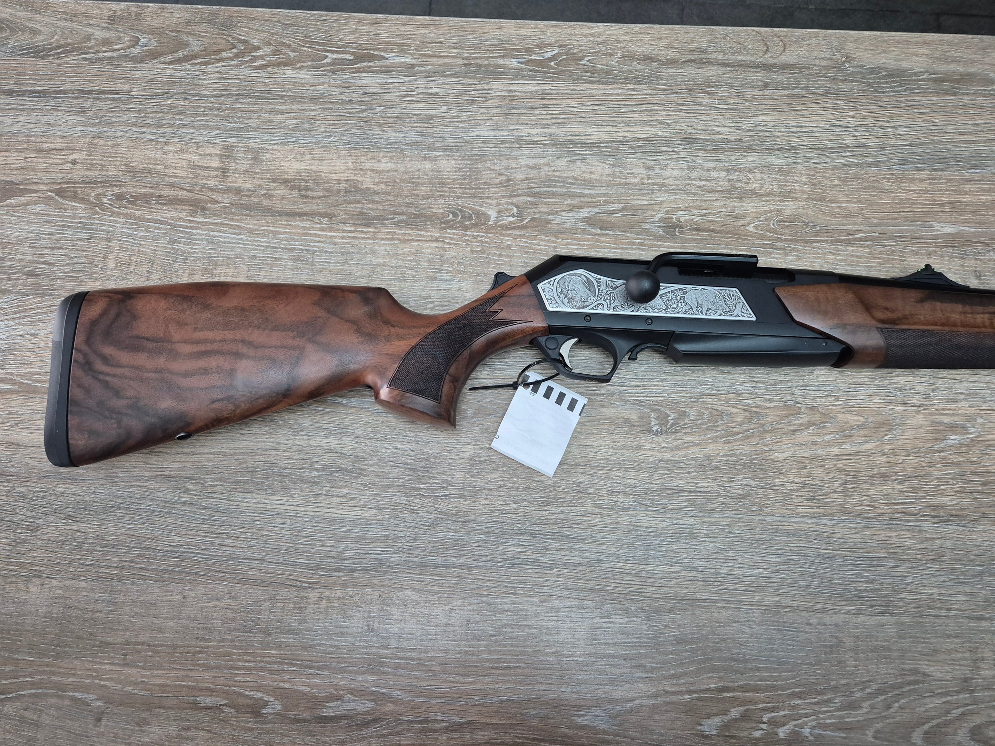 Carabina Browning MARAL, cal 30-06, inchidere liniara, teava fluted 56cm, pat lemn