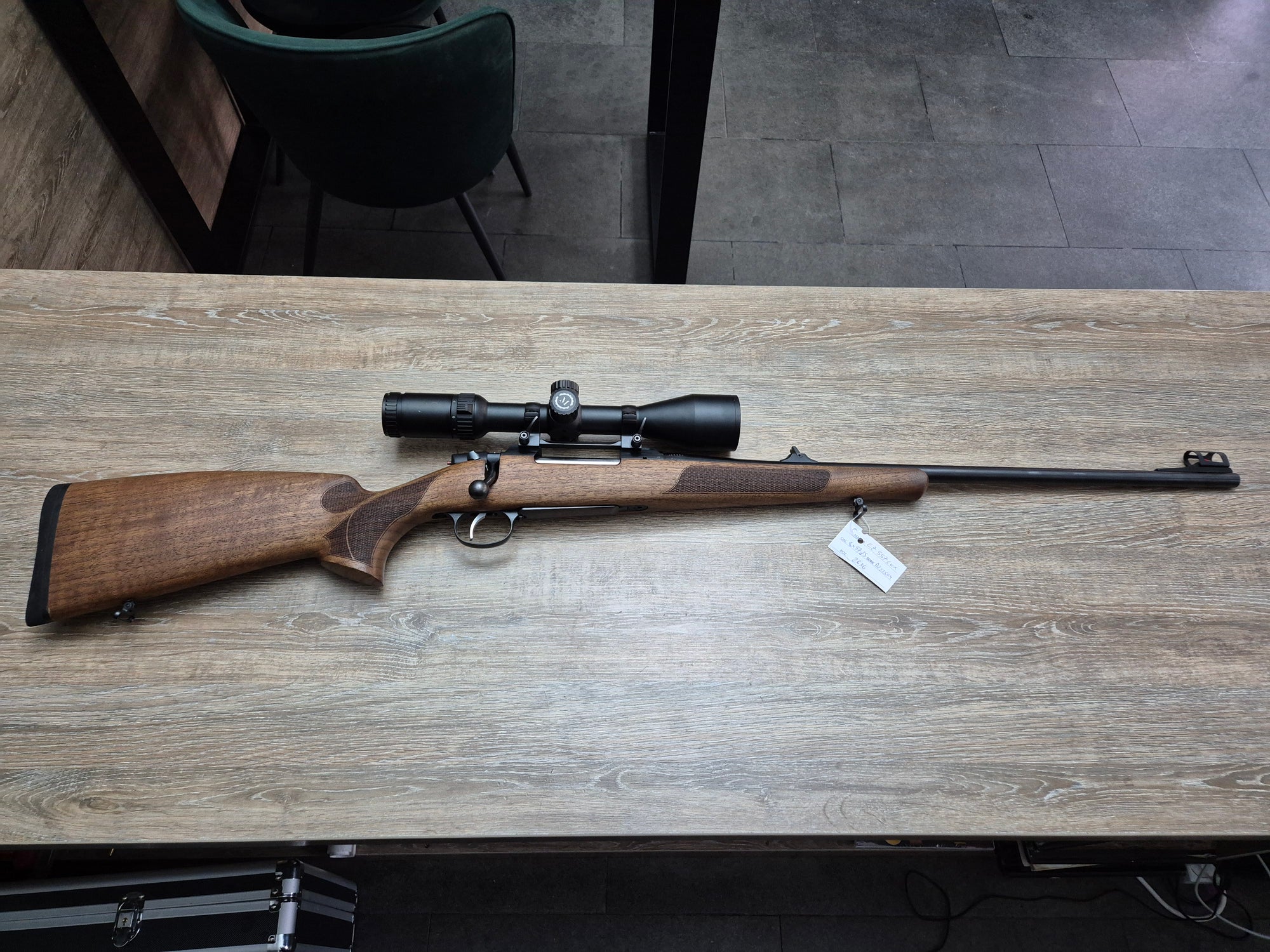 Carabina CZ 557 Lux, cal 8x57JS, 61cm, lemn, luneta 2-12x50