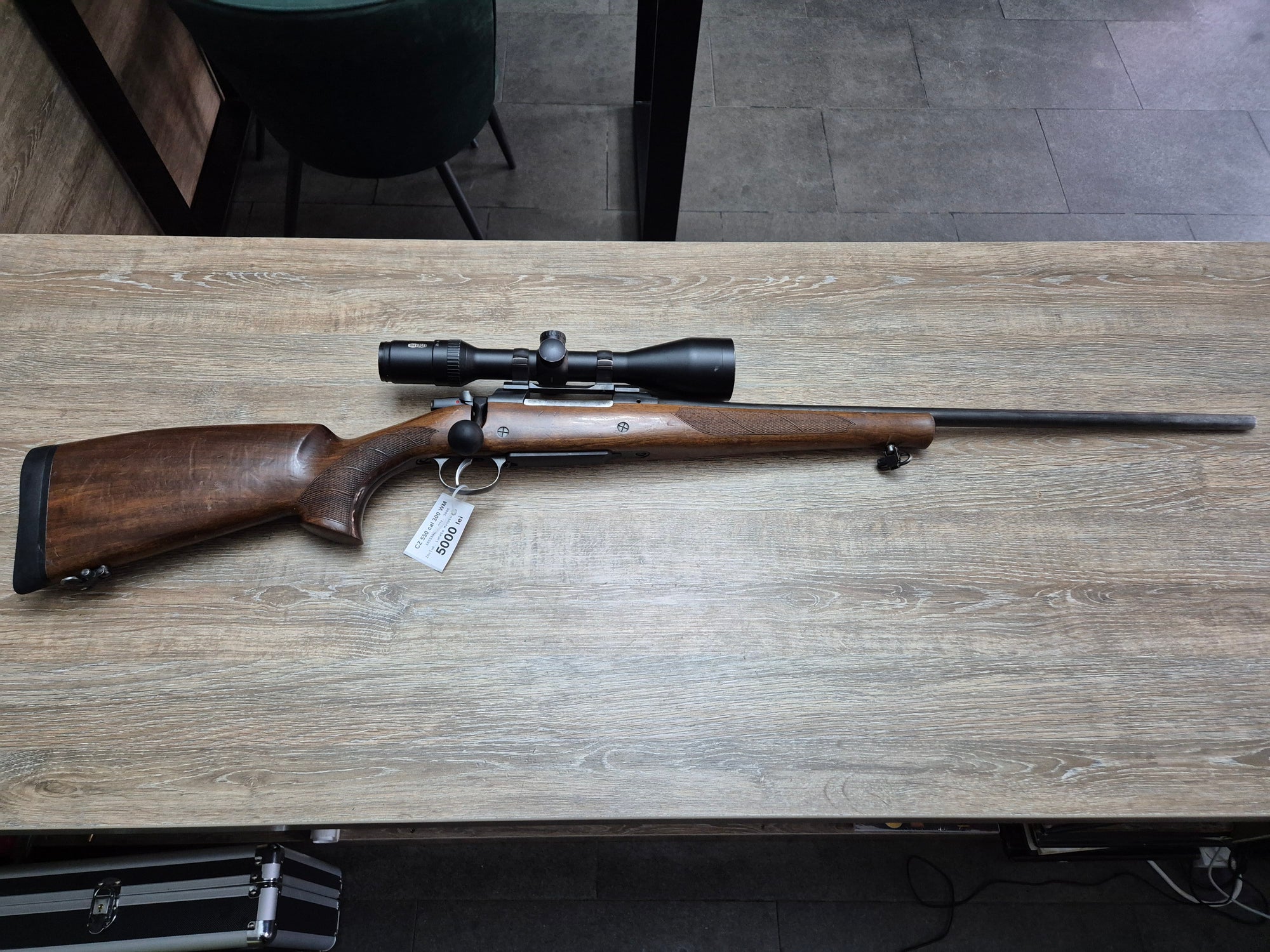 Carabina CZ 550 Lux, cal 300 win mag, 60cm, luneta Meopta 3-12x56