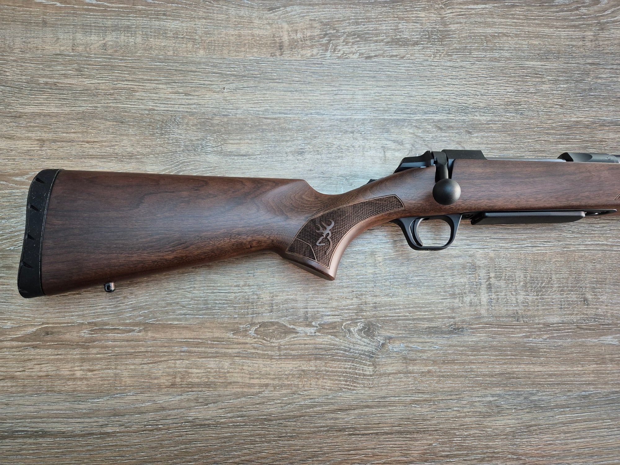 Carabina Browning A-Bolt 3+ Hunter, cal 30-06, 51cm, pat lemn, cătări