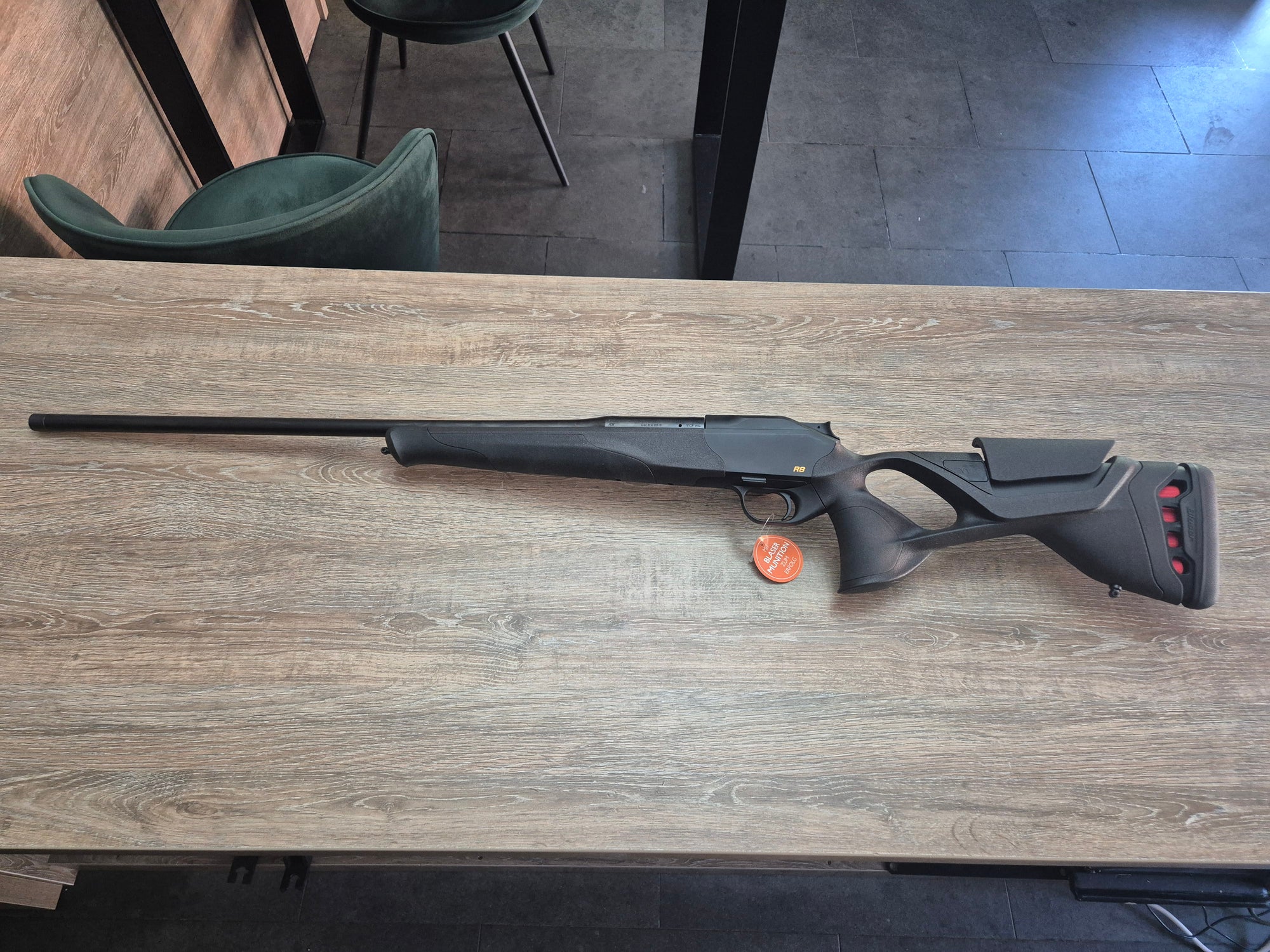 Carabina Blaser R8 Ultimate, cal 8x68S, 65cm, amortizor recul, obrazar reglabil