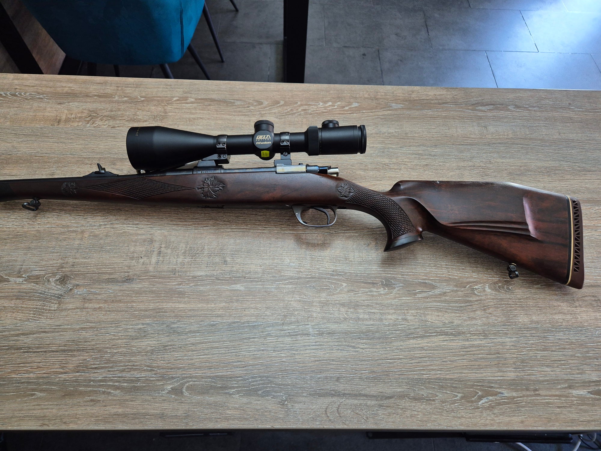 Carabina Santa Barbara, cal 243 win, 61cm, luneta Delta Titanium 2.5-10x56