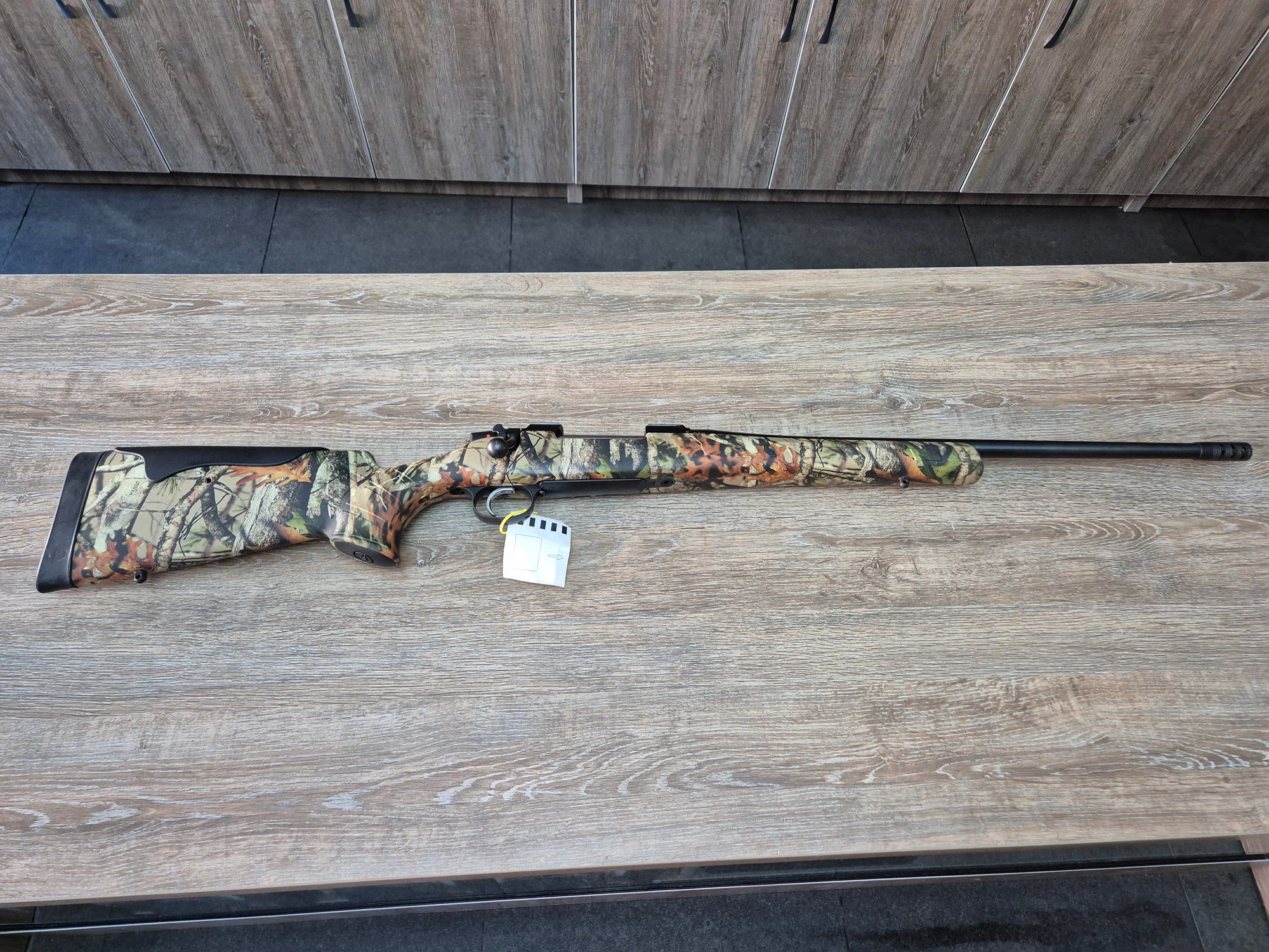 Carabina CZ 557 Predator cal 30-06, teava 52cm, pat camuflaj