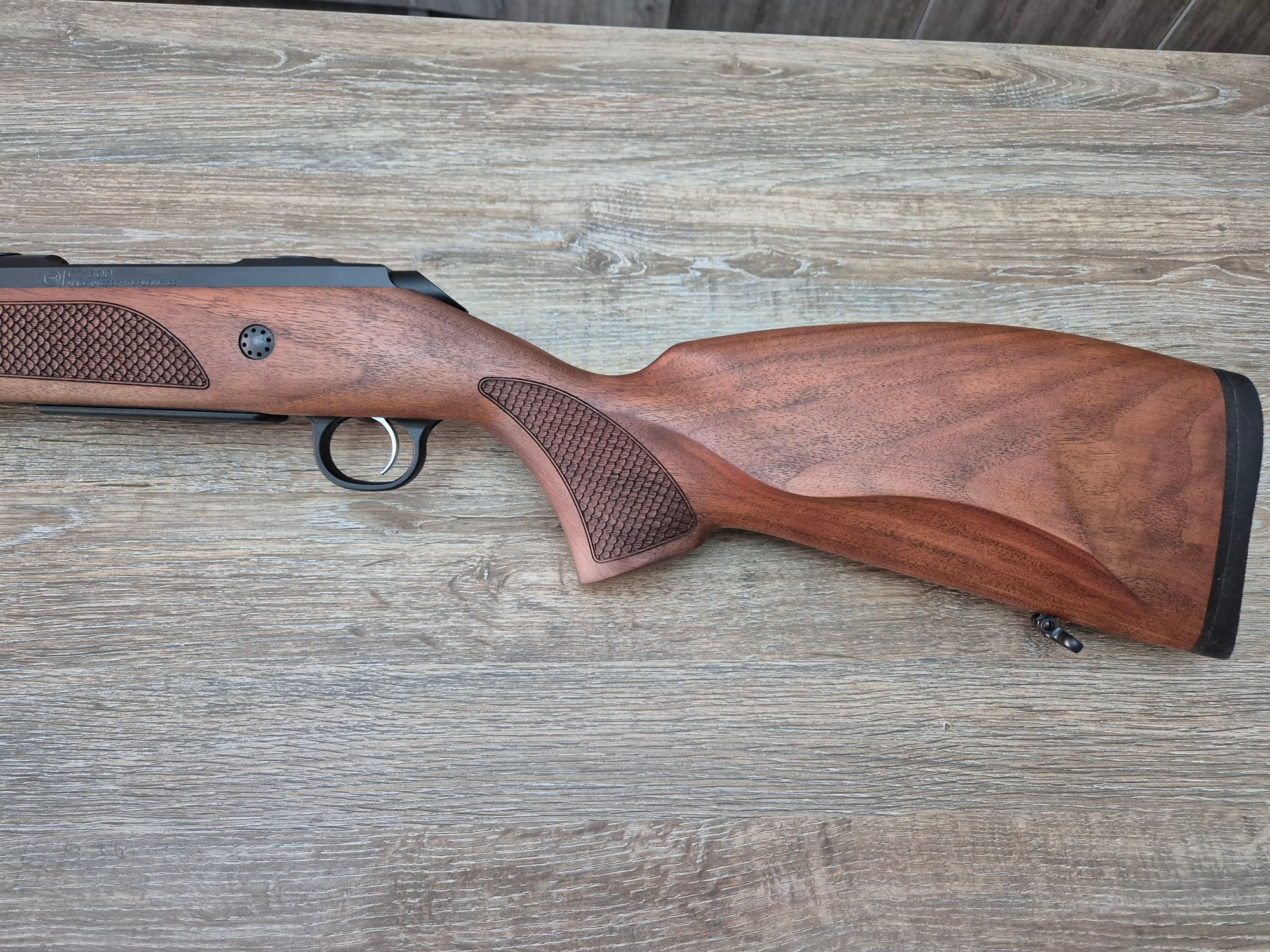 Carabina CZ 600 Lux, cal 300 win mag, 61cm, pat lemn