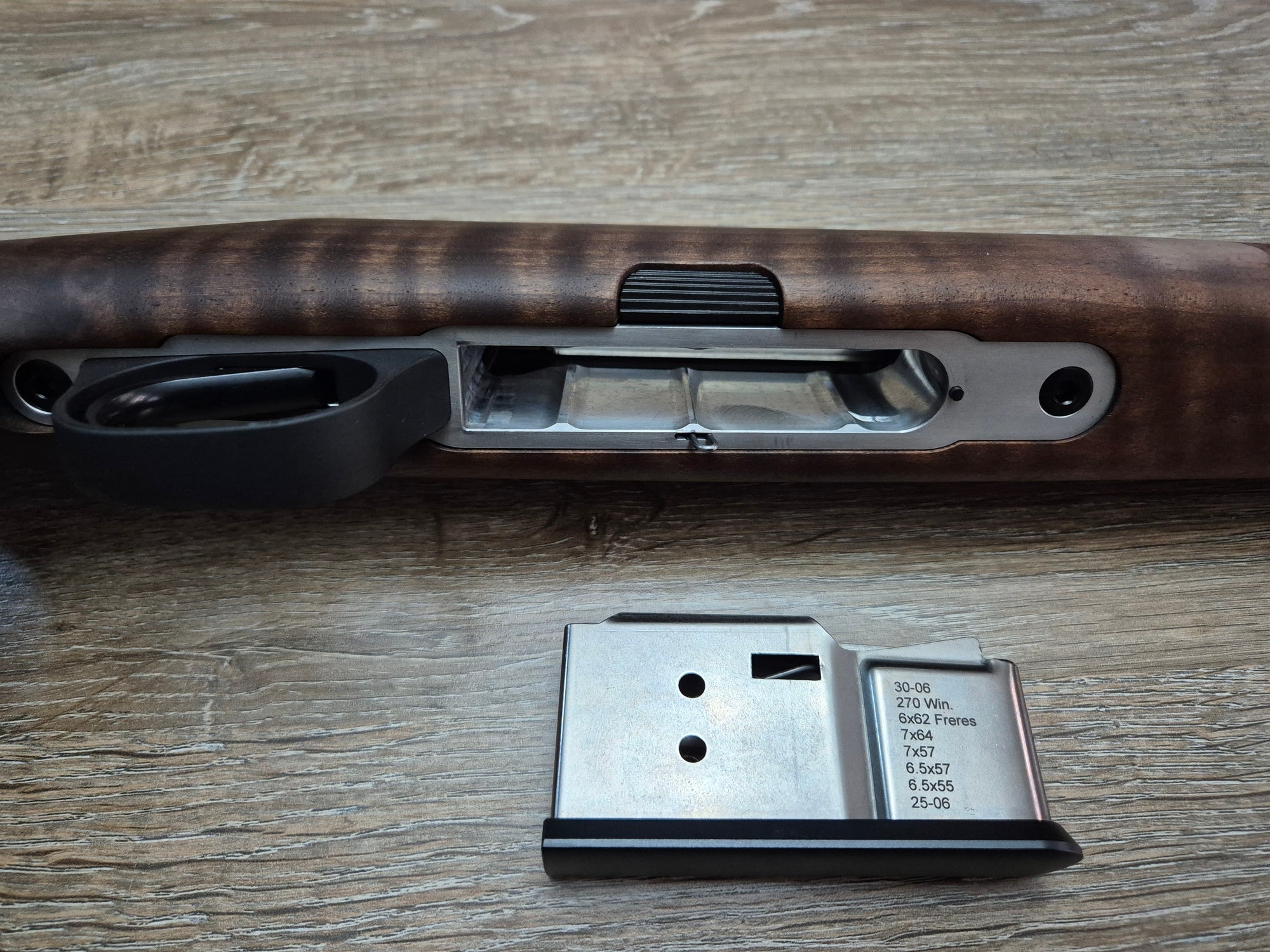 Carabina Heym SR30, cal 7x64, 55cm, inchidere liniara, pat lemn ergonomic