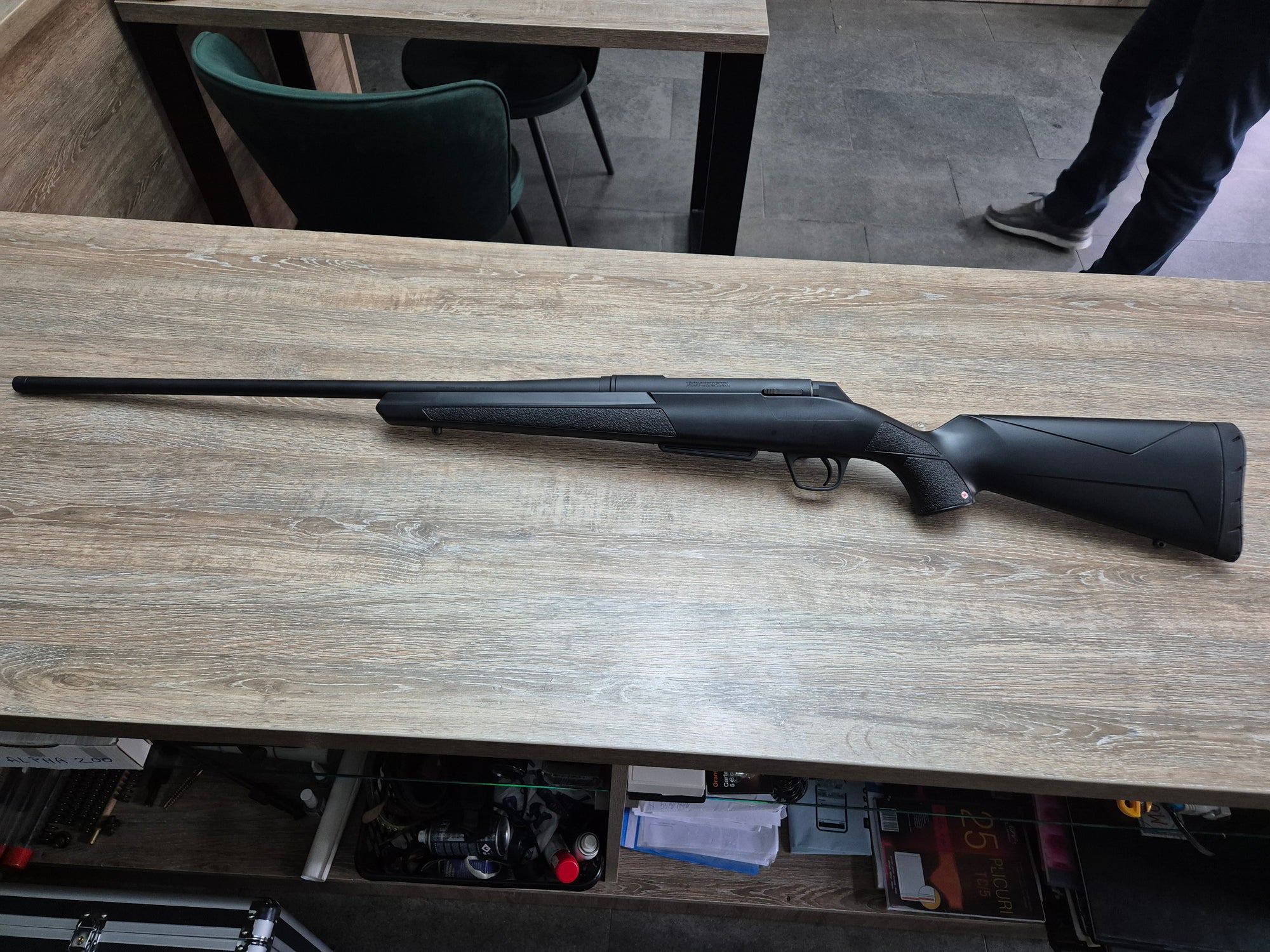Carabina Winchester XPR cal 300 win mag, teava 61cm, pat sintetic