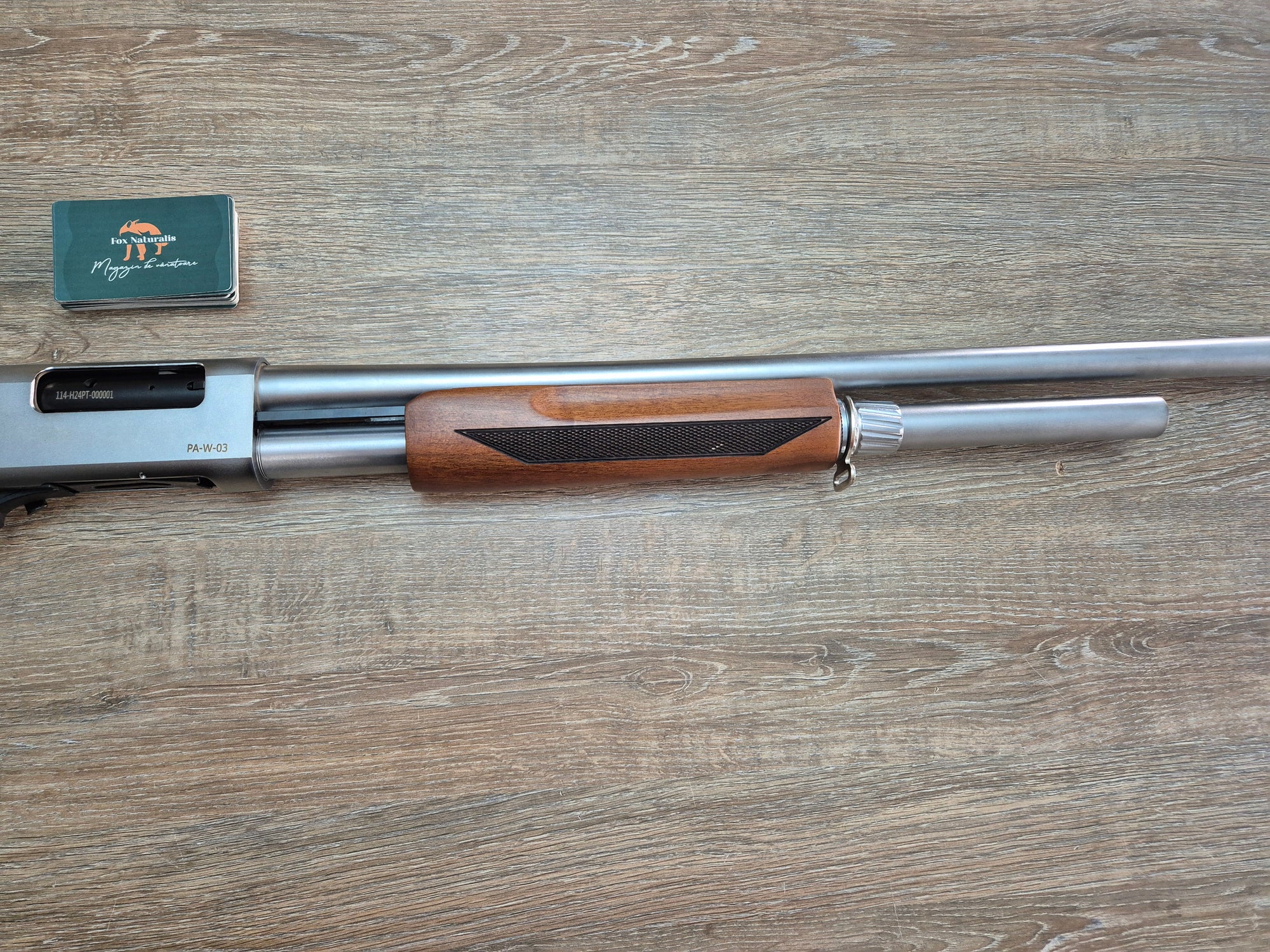 Lisa Pump-Action Aksan Arms, cal 12, teava 63cm, pat lemn