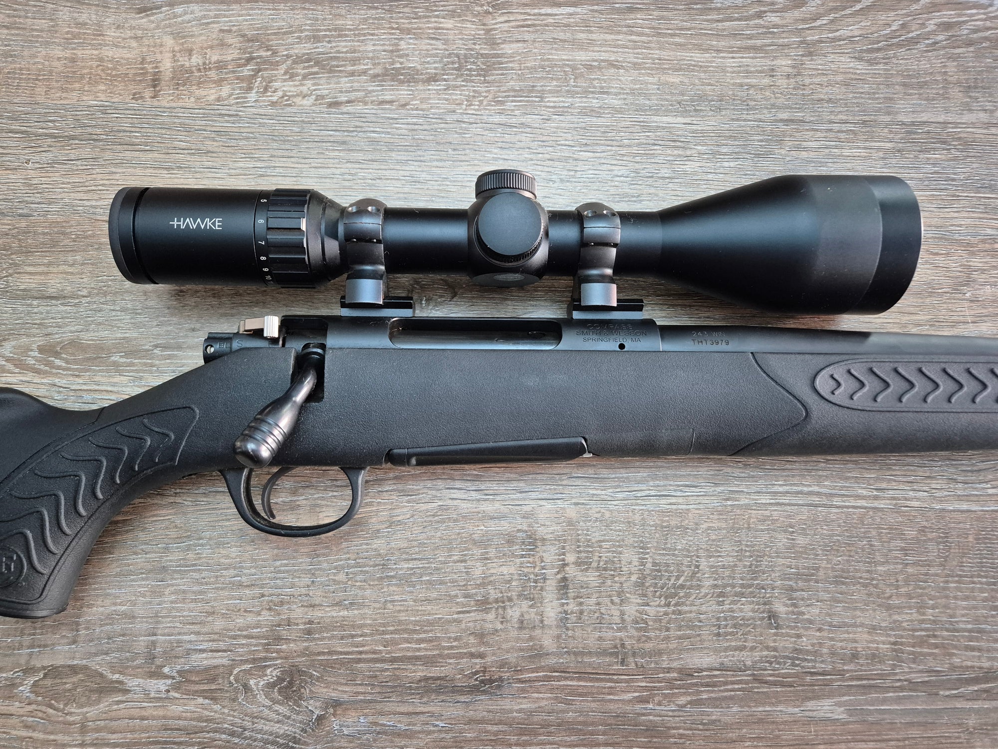 Carabina Smith&Wesson TC Compass, cal 243 win + Luneta Hawke 3-12x56