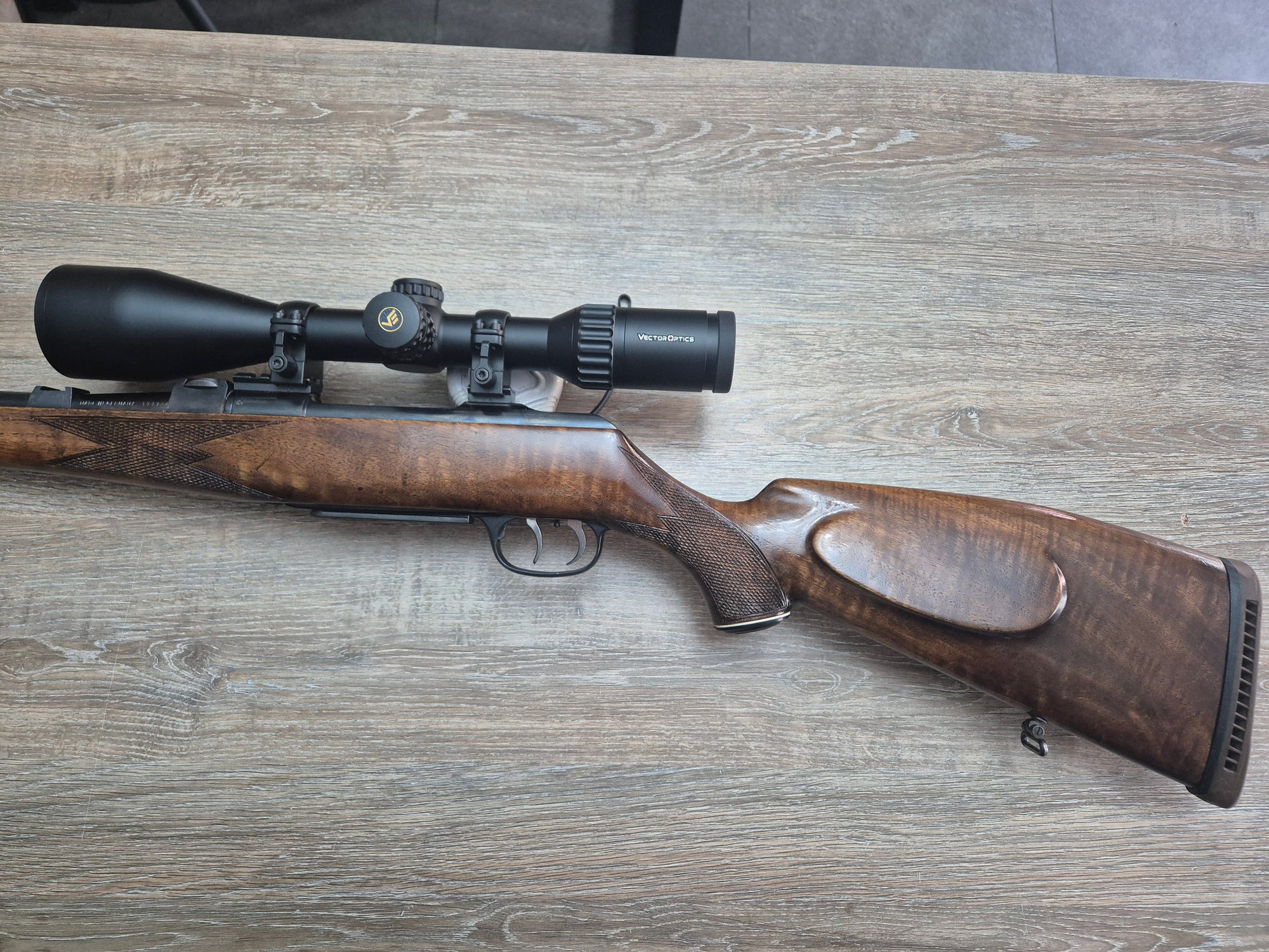 Carabina Krico, cal 7x64, 60cm, luneta Vector Optics 2.5-15x56