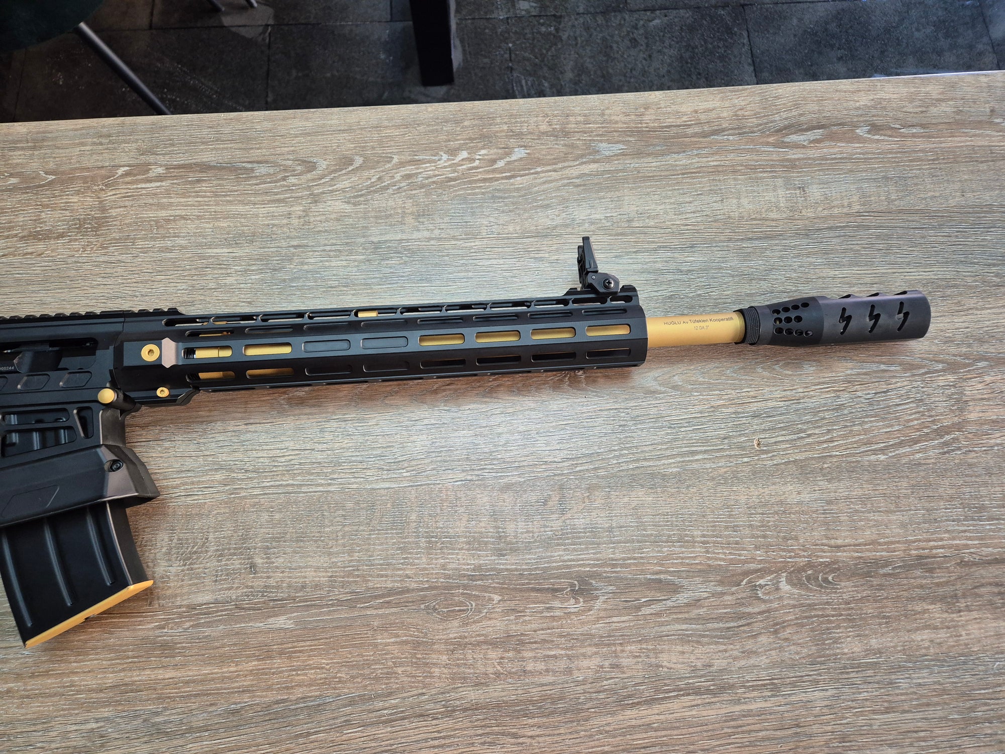 Lisa semiautomata Huglu XR8 PRO GOLD, cal 12, tactica