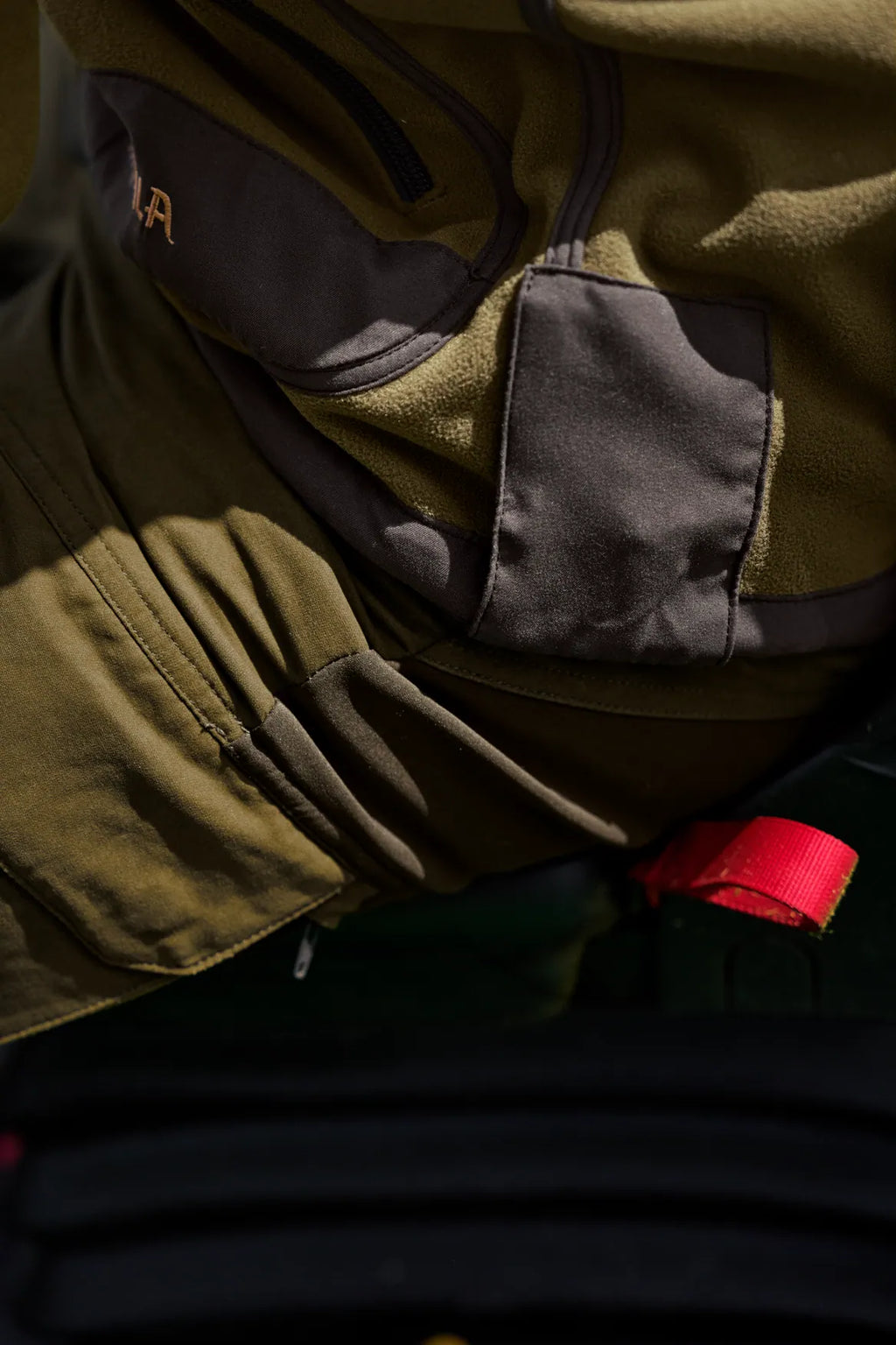 Jacheta Harkila Kamko Fleece, reversibila, Dark olive/Arabian spice