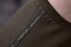 Tricou Harkila logo band,Shadow brown/Tarmac