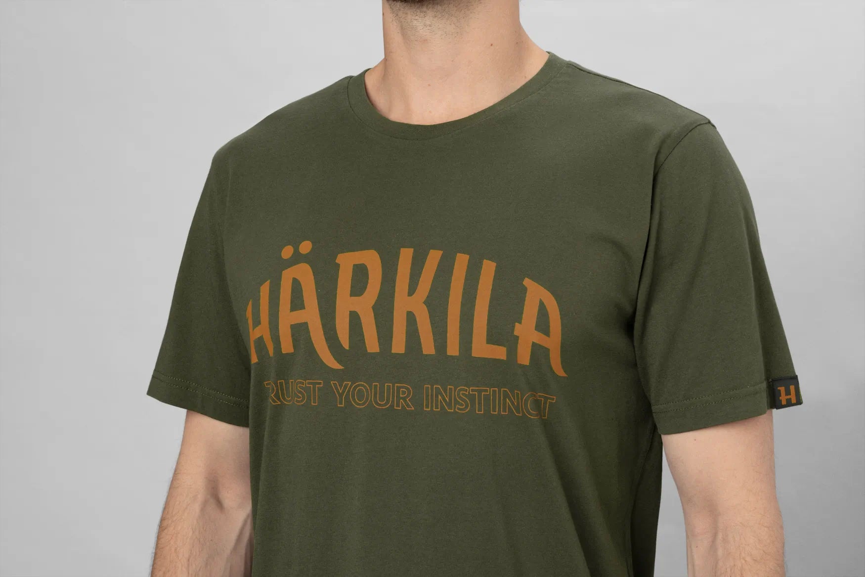 Tricou Harkila Modi, Rosin