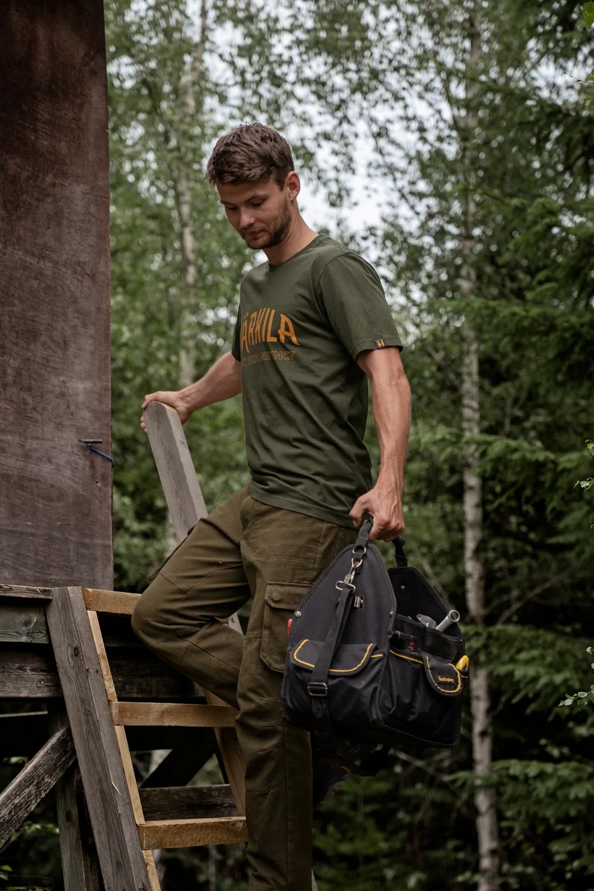 Tricou Harkila Modi, Rosin