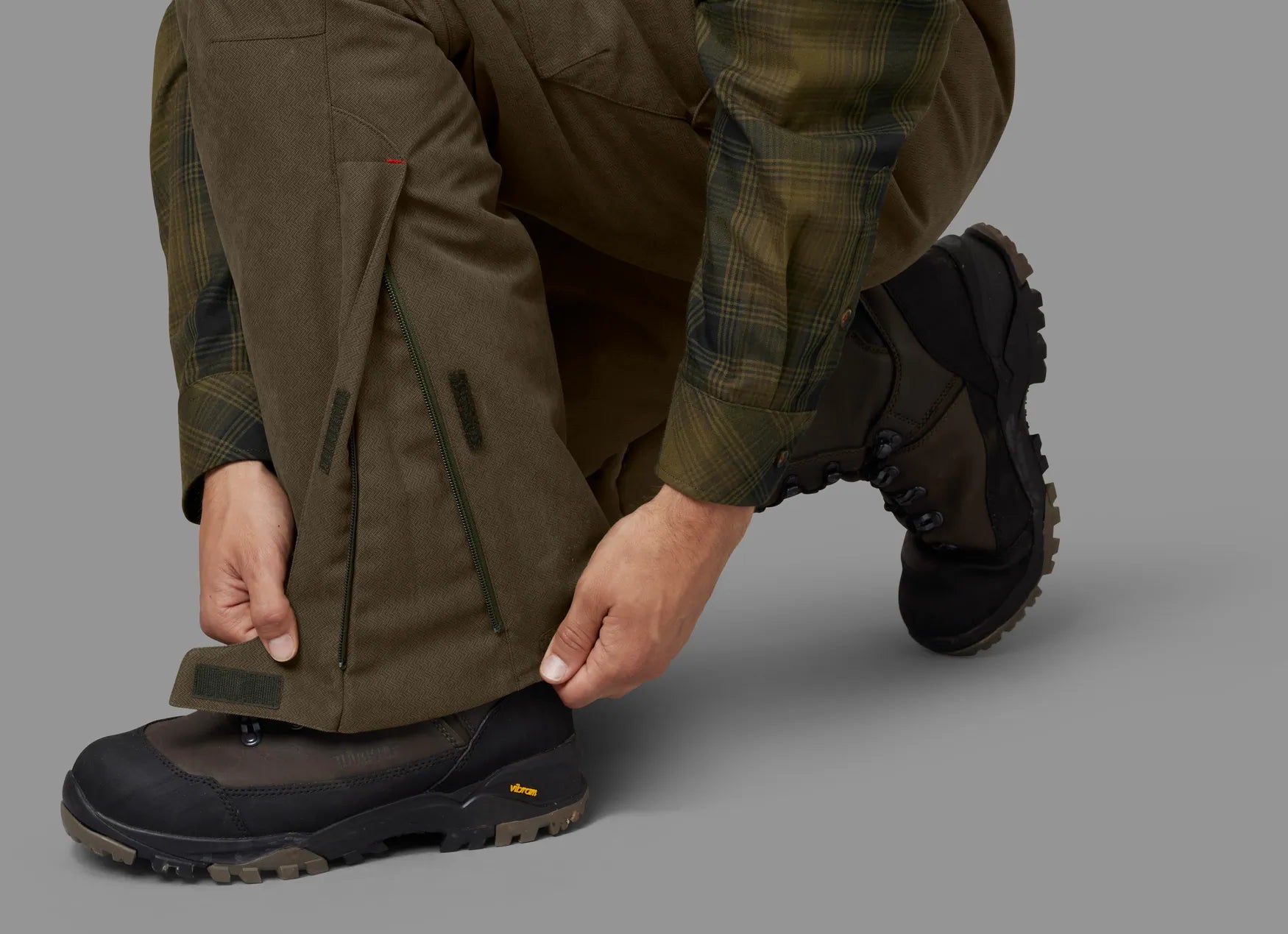 Pantaloni Härkila Driven Hunt HWS, izolati