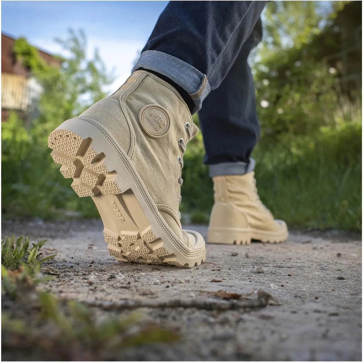 Tenisi M-Tac khaki, pentru oras si light trekking