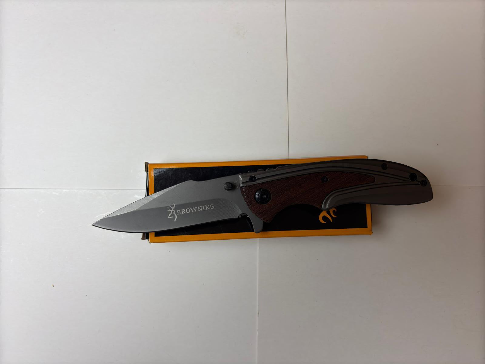 Briceag Browning X43