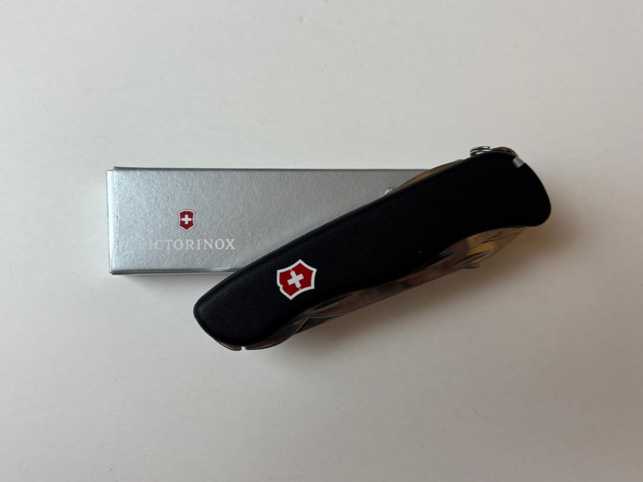 Briceag Victorinox 0.8353.3 Picknicker,Negru