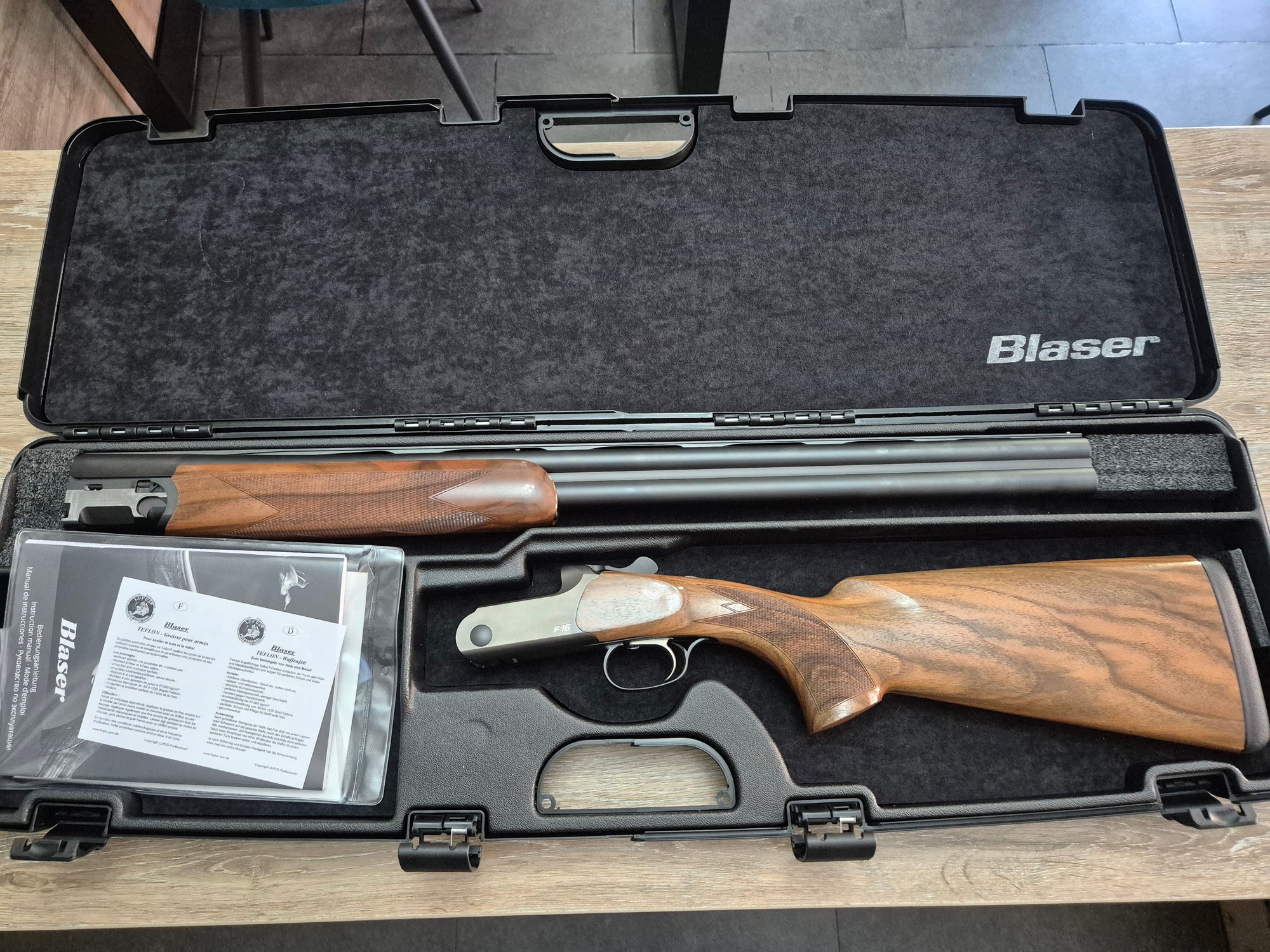 Bock Blaser F16 Game, cal 12/76, tevi 71cm, lemn grad 3