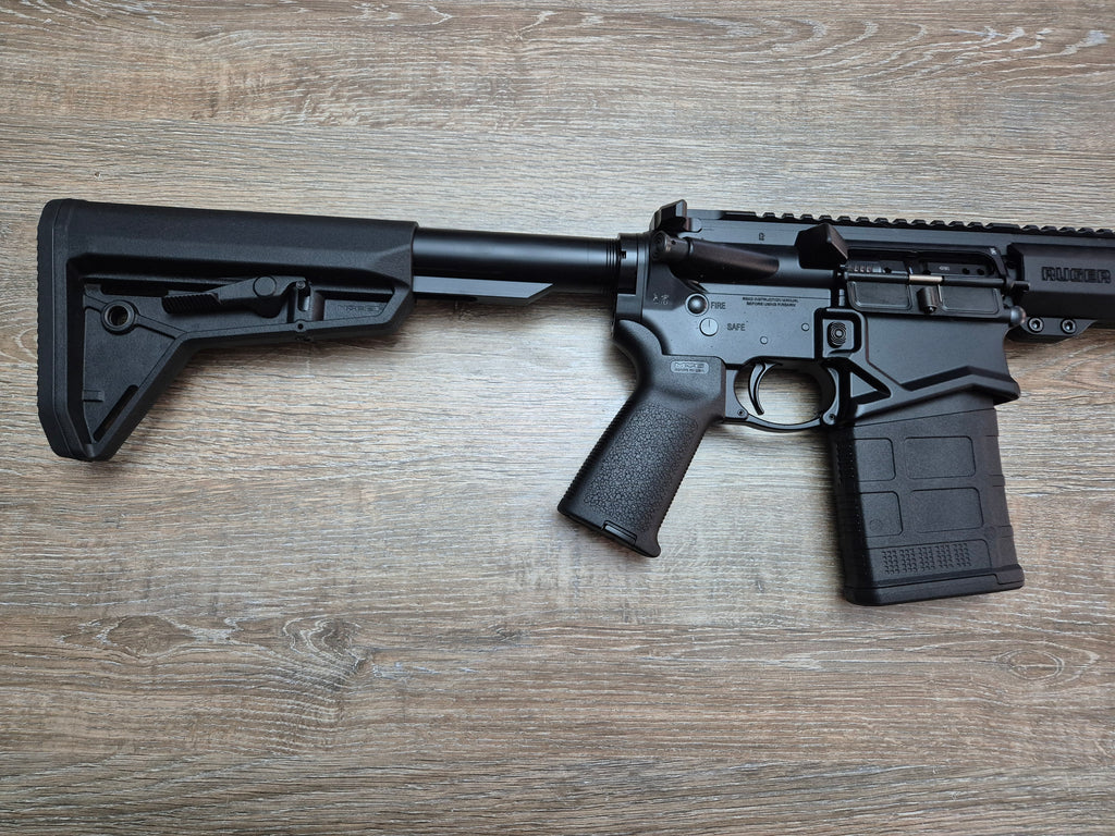 Carabina semiauto Ruger SFAR, cal 308 win, stil tactic, pentru vanatoare