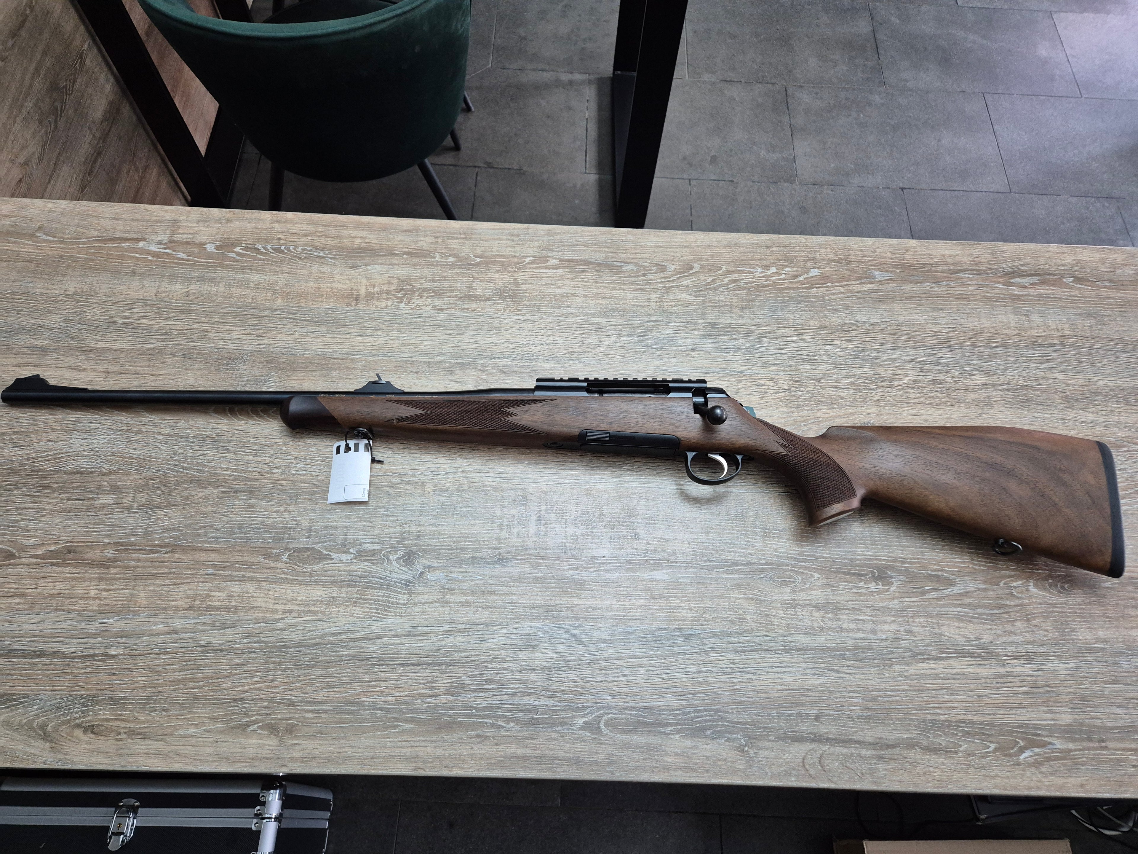 Carabina stangaci Roessler Titan 6, cal 243 win, 56cm, pat lemn