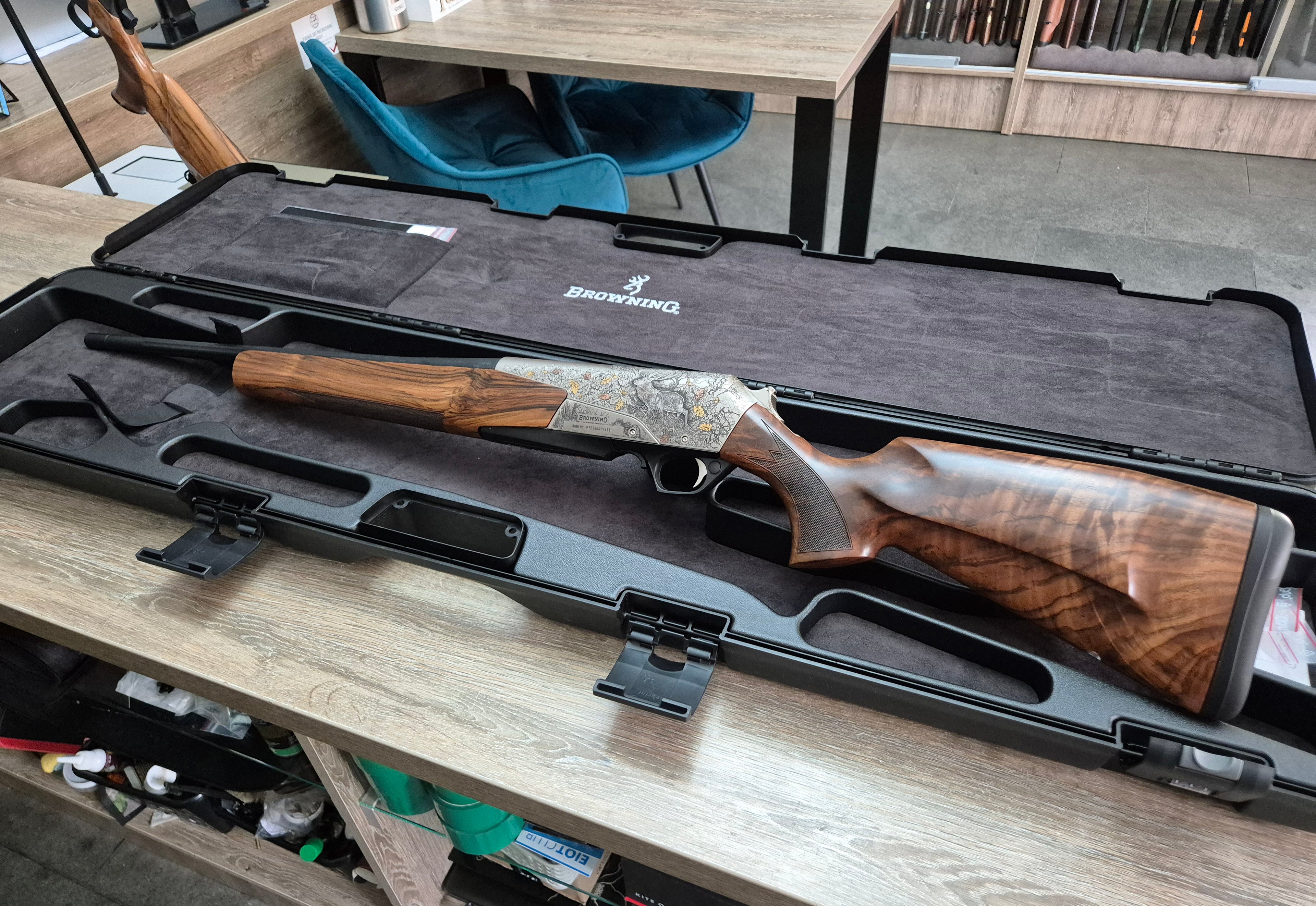Carabina Browning Maral 4X Limited Edition Autumn, cal 9,3x62, pat lemn bavarian