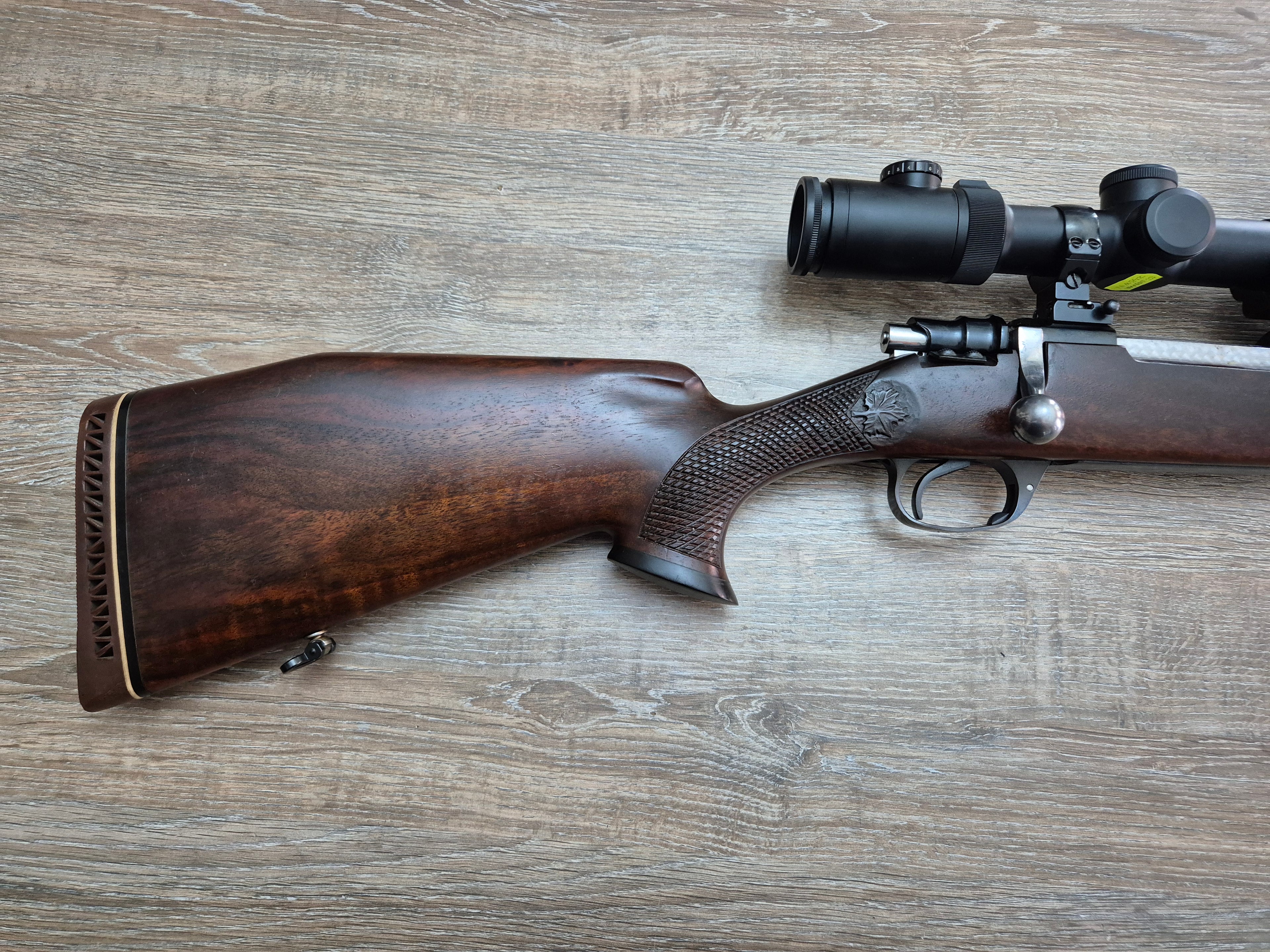 Carabina Santa Barbara, cal 243 win, 61cm, luneta Delta Titanium 2.5-10x56