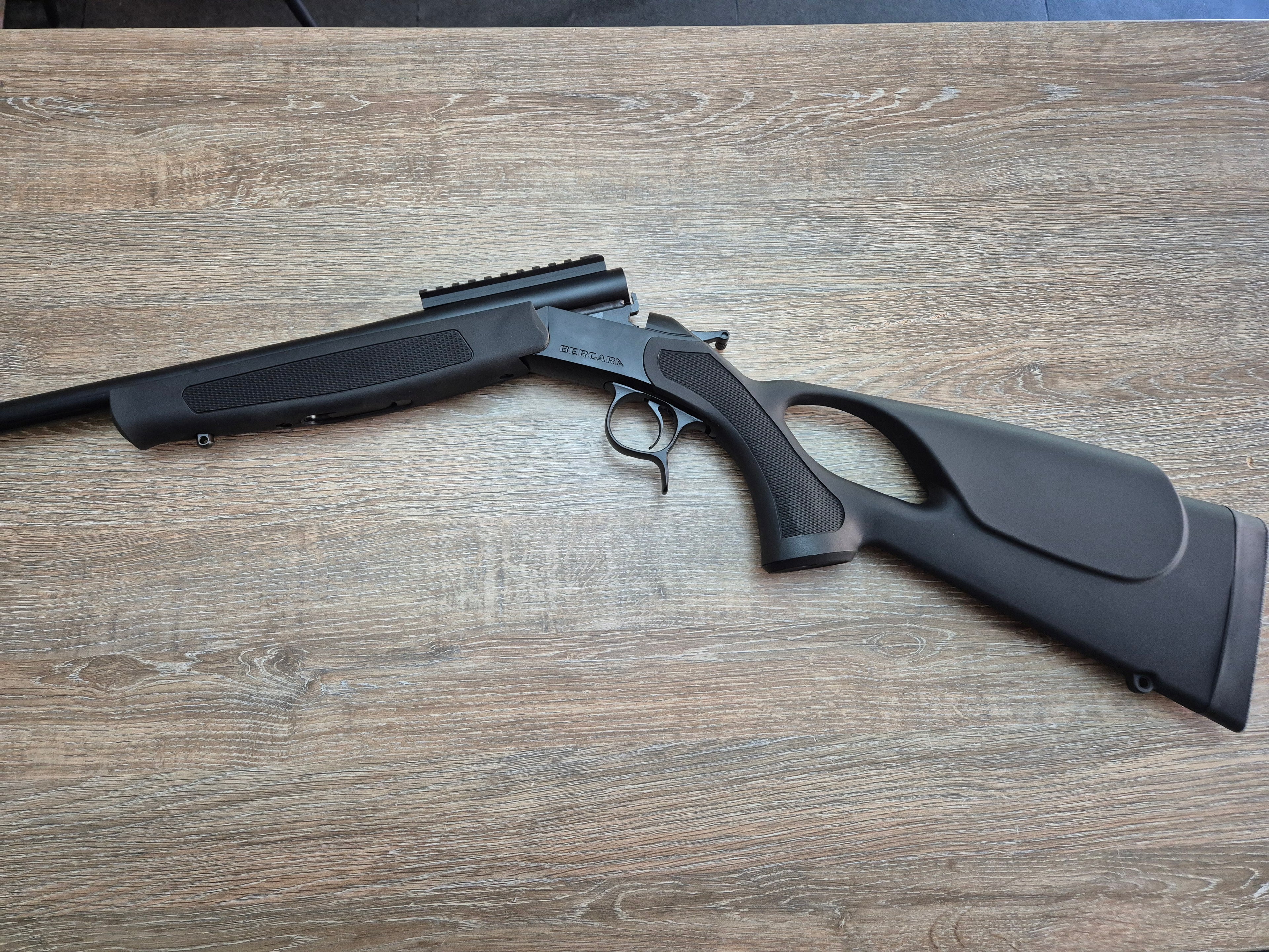 Carabina basculanta Bergara BA13 Thumbhole, cal 308, teava fluted 51cm