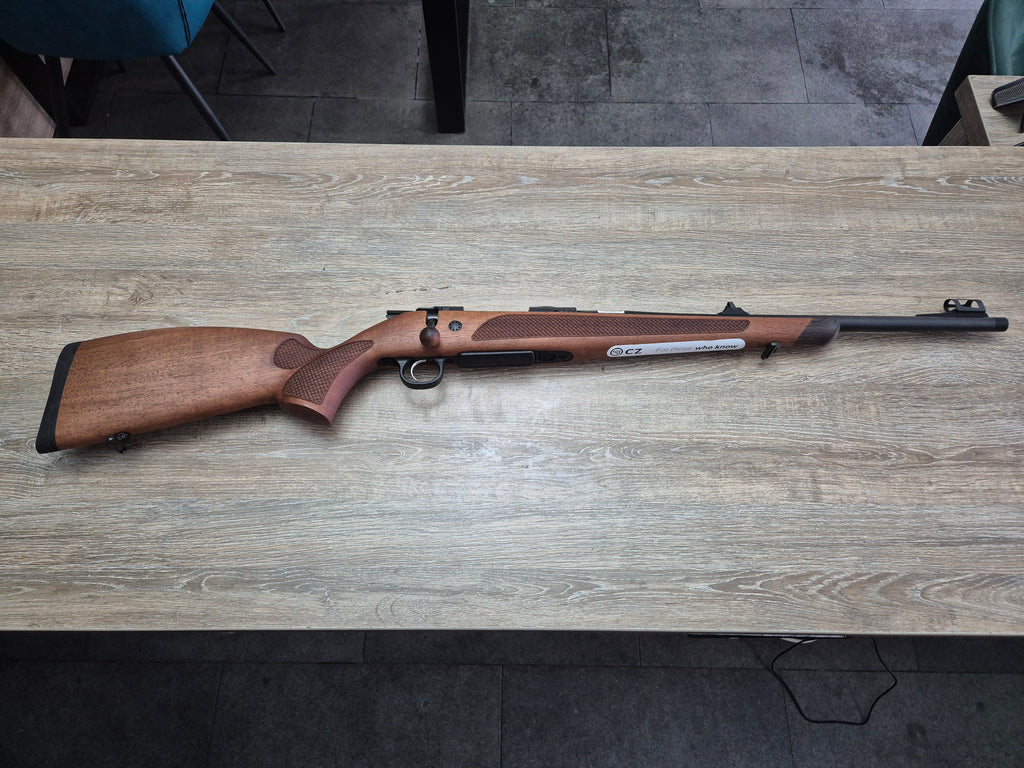 Carabina CZ 600 Lux, cal 308 win, 51cm, pat lemn, cătări