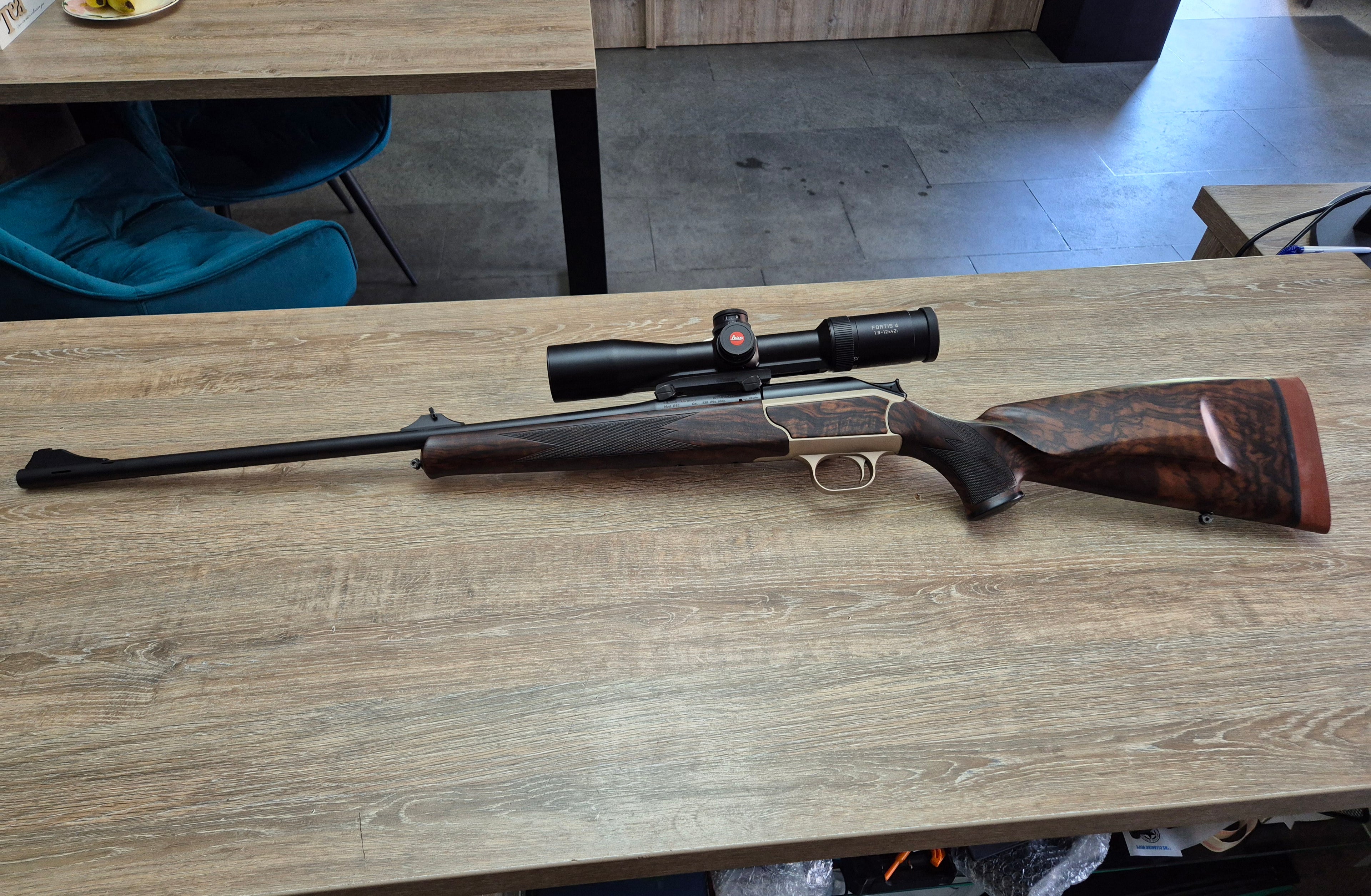 Carabina Blaser R93, cal 338 win mag, luneta Leica Fortis 1,8-12x42i