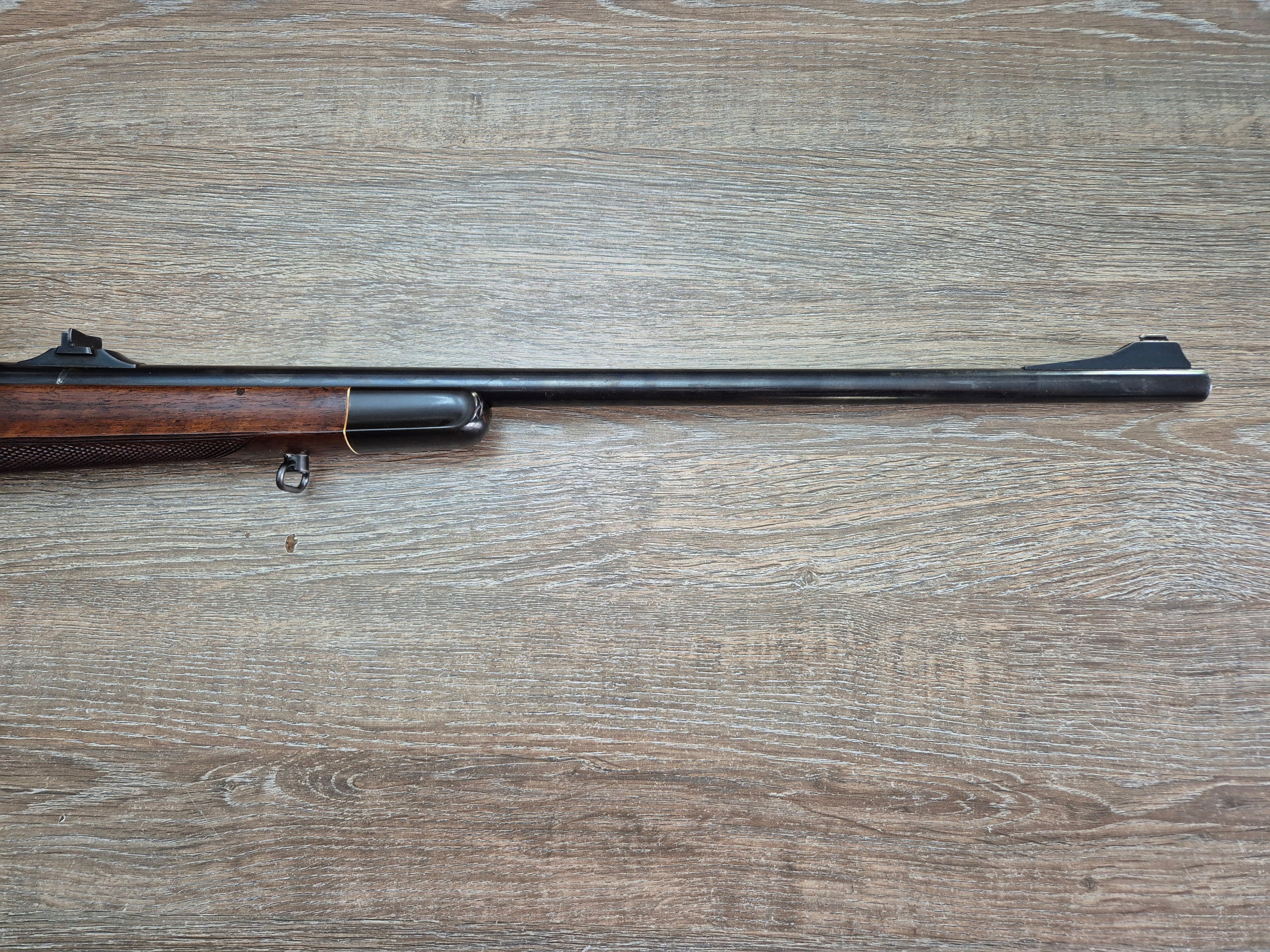 Carabina Eduard Kettner, cal 7mm rem mag, 61cm, luneta Zeiss Diavari 2,5-10x50
