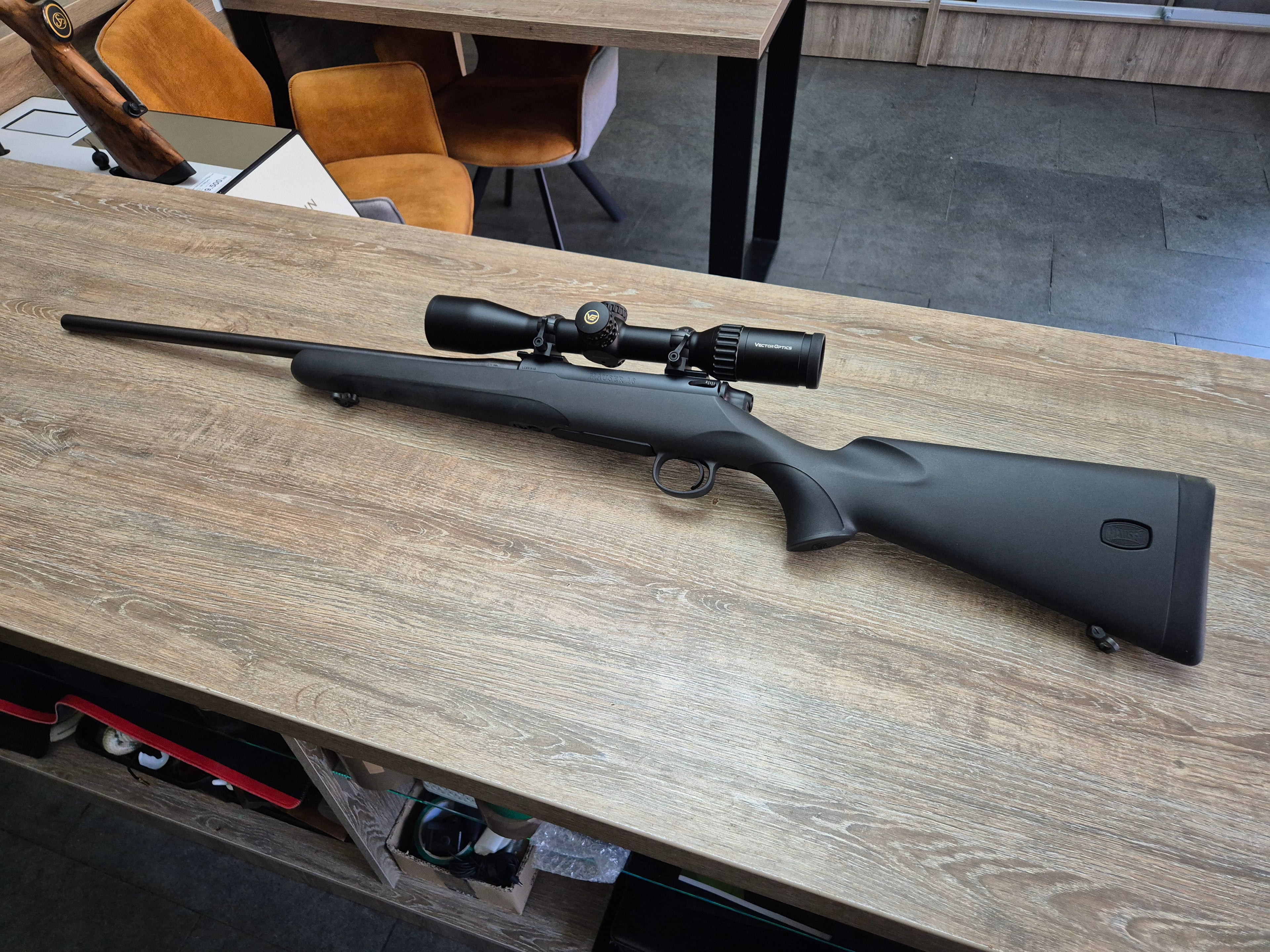 Carabina Mauser M18, cal 270 win, pat sintetic, luneta Vector Optics 2-16x44