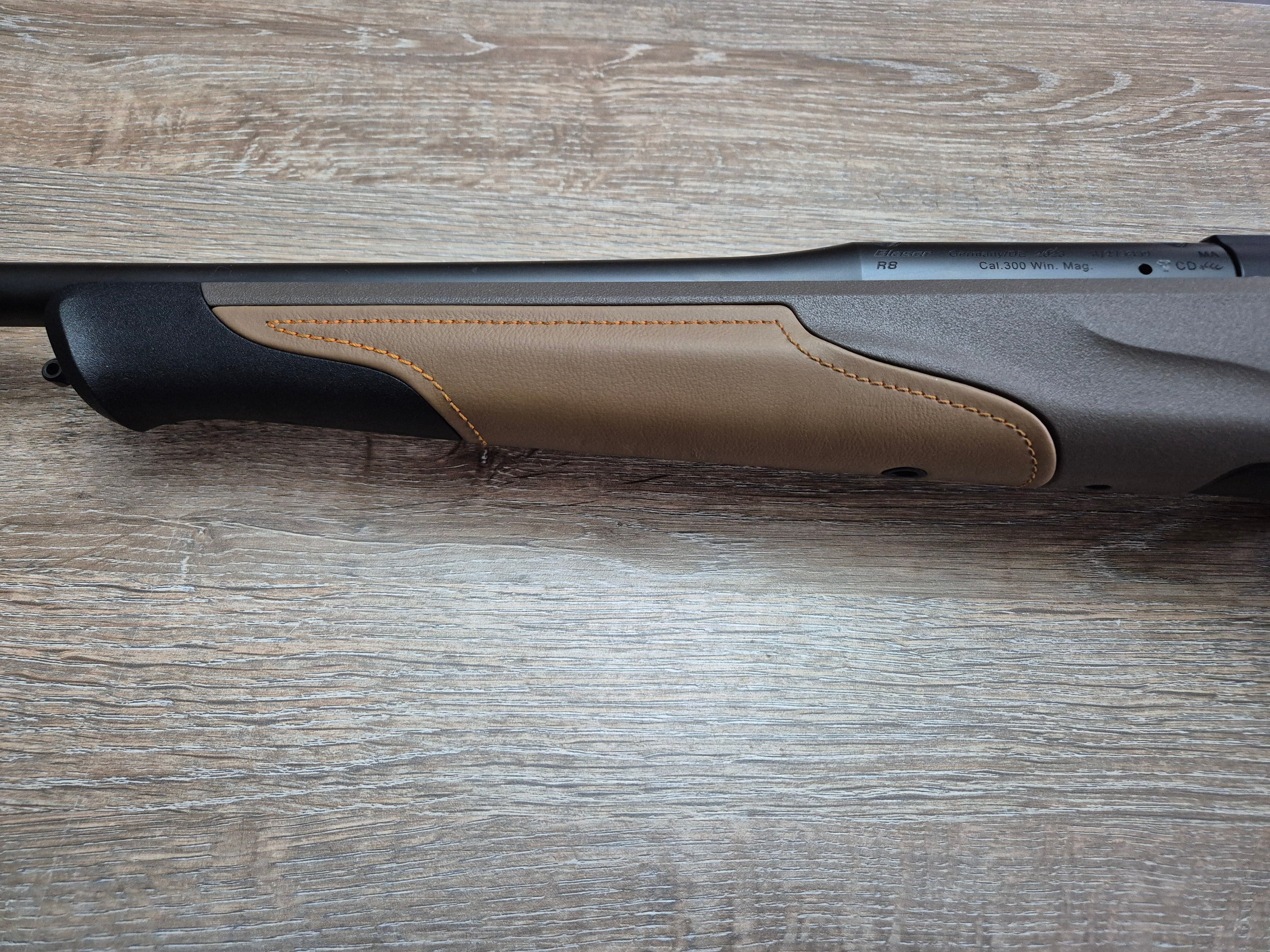 Carabina Blaser R8 Professional Success Savanna Leather, cal 300 win mag, filet