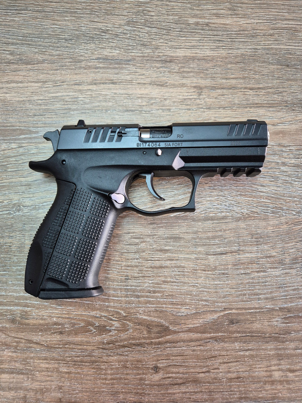 Pistol cu bile cauciuc Fort 17NL, cal 9mm