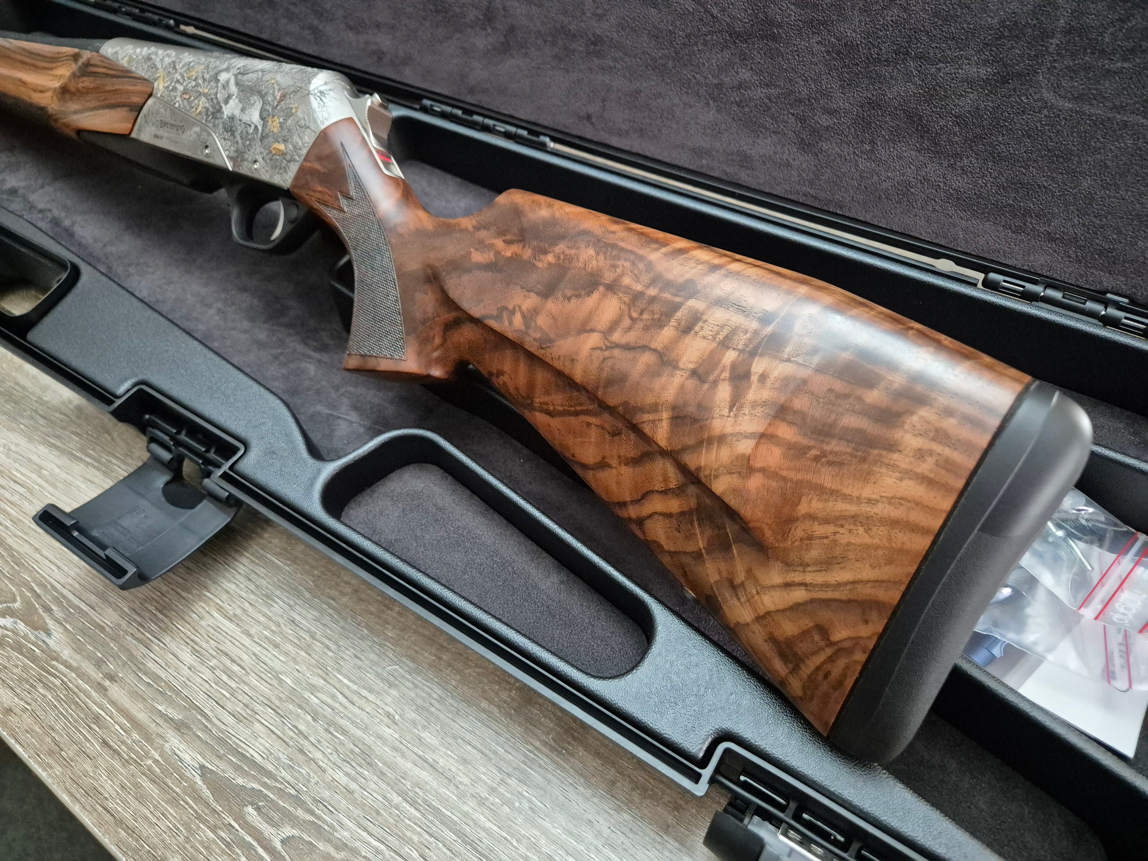 Carabina Browning Maral 4X Limited Edition Autumn, cal 9,3x62, pat lemn bavarian