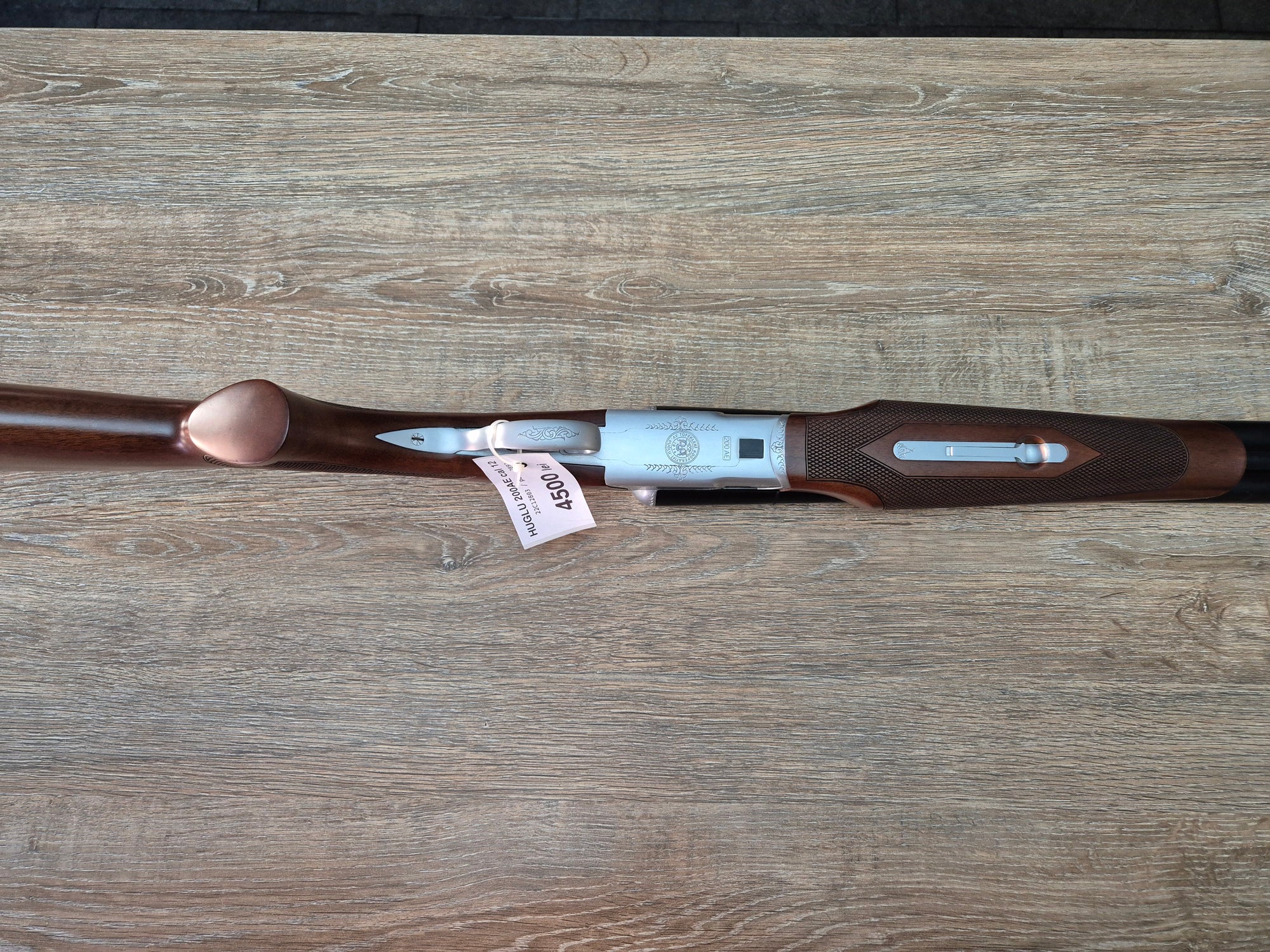 Lisa Huglu 200AE, cal 12/76, tevi 71cm, socuri